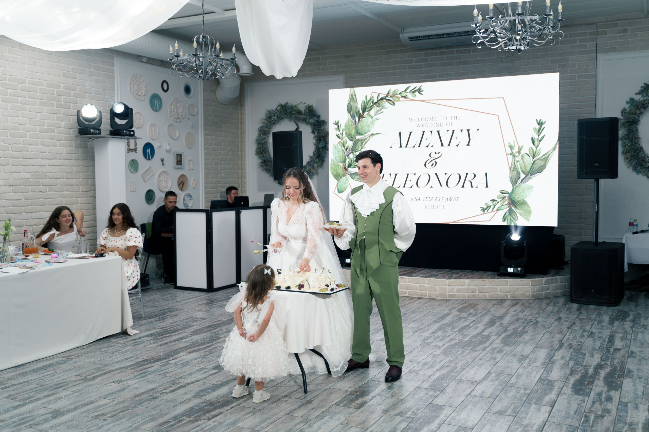 фотосессия свадебного банкета торт