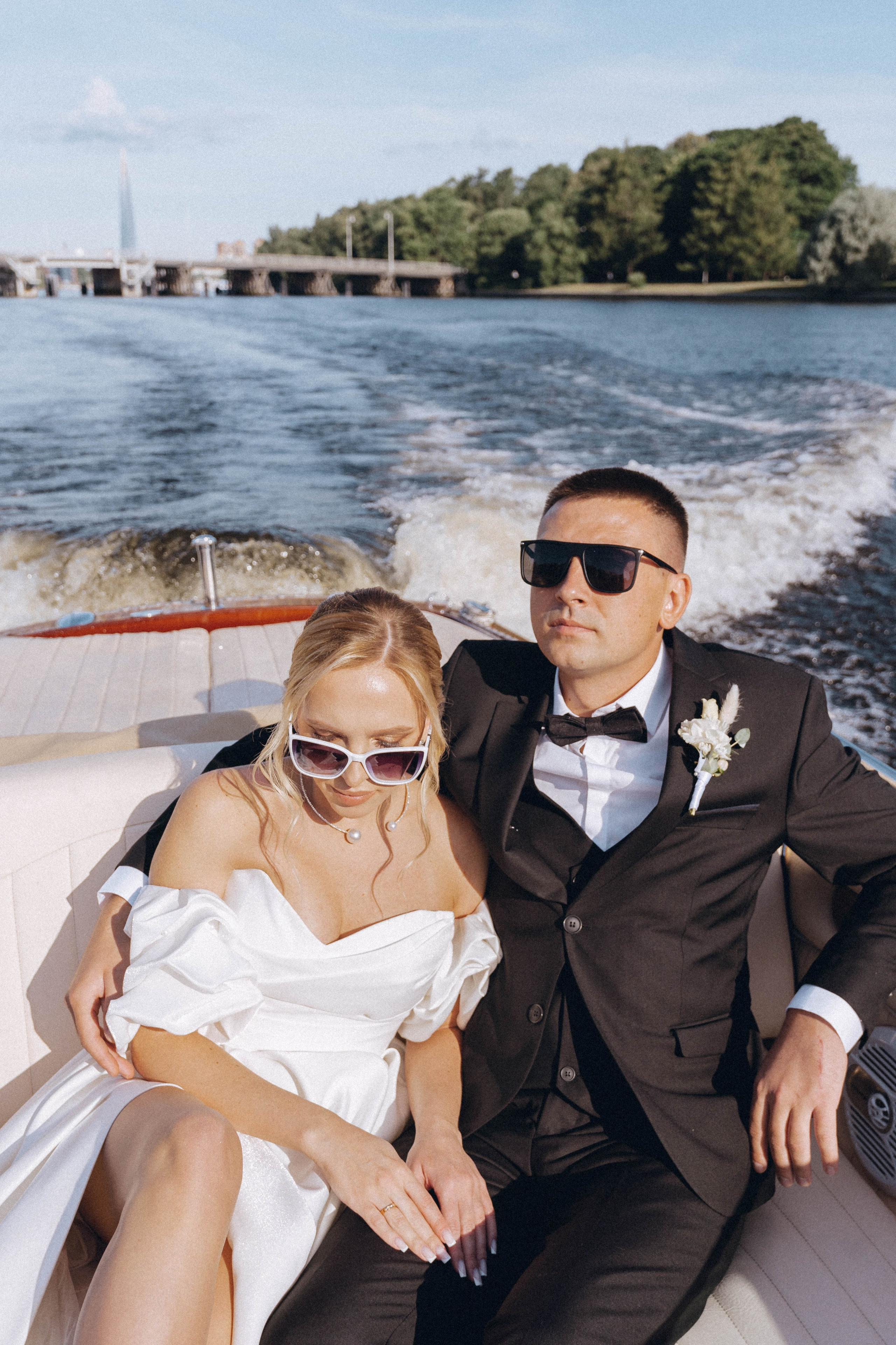 СВАДЕНБНАЯ СЬЕМКА НА КАТЕРЕ ПО КАНАЛАМ САНКТ-ПЕТЕРБУРГА И В АКВАТОРИИ НЕВЫ. Профессиональный фотограф, Санкт-Петербург — Виктория Богомолова