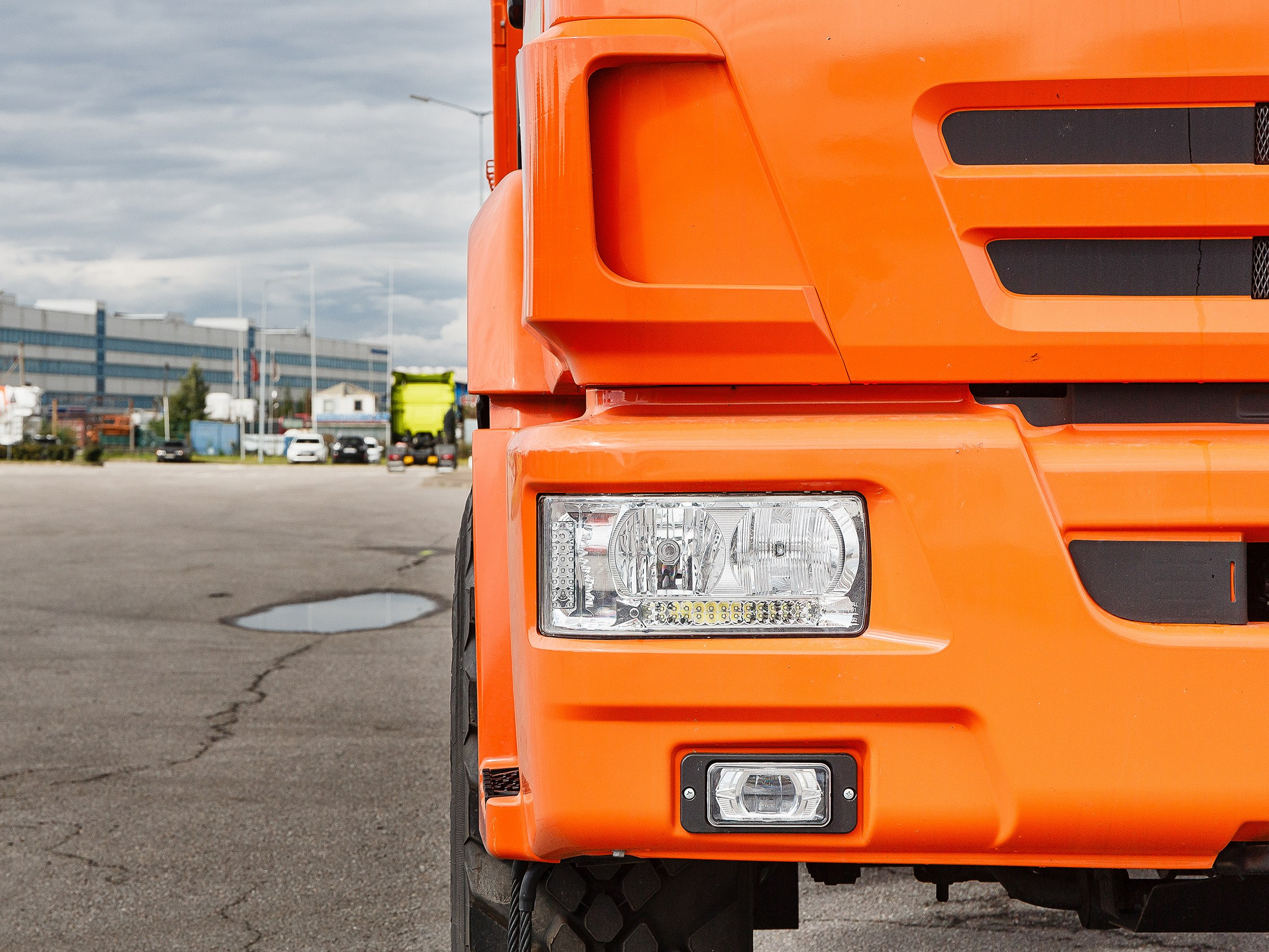 Автомобильный фотограф в СПб. Репортажная фотосъёмка в Санкт-Петербурге. Фотограф на мероприятие: выставки, презентации, автогонки. Фото для сайта, отчётов и публикации в сми. Профессиональный фотограф Сергей Пушкин. Промышленная фотосъёмка. Автопром. Фотосъёмка авто и спецтехники. Профессиональные фото большегрузов.