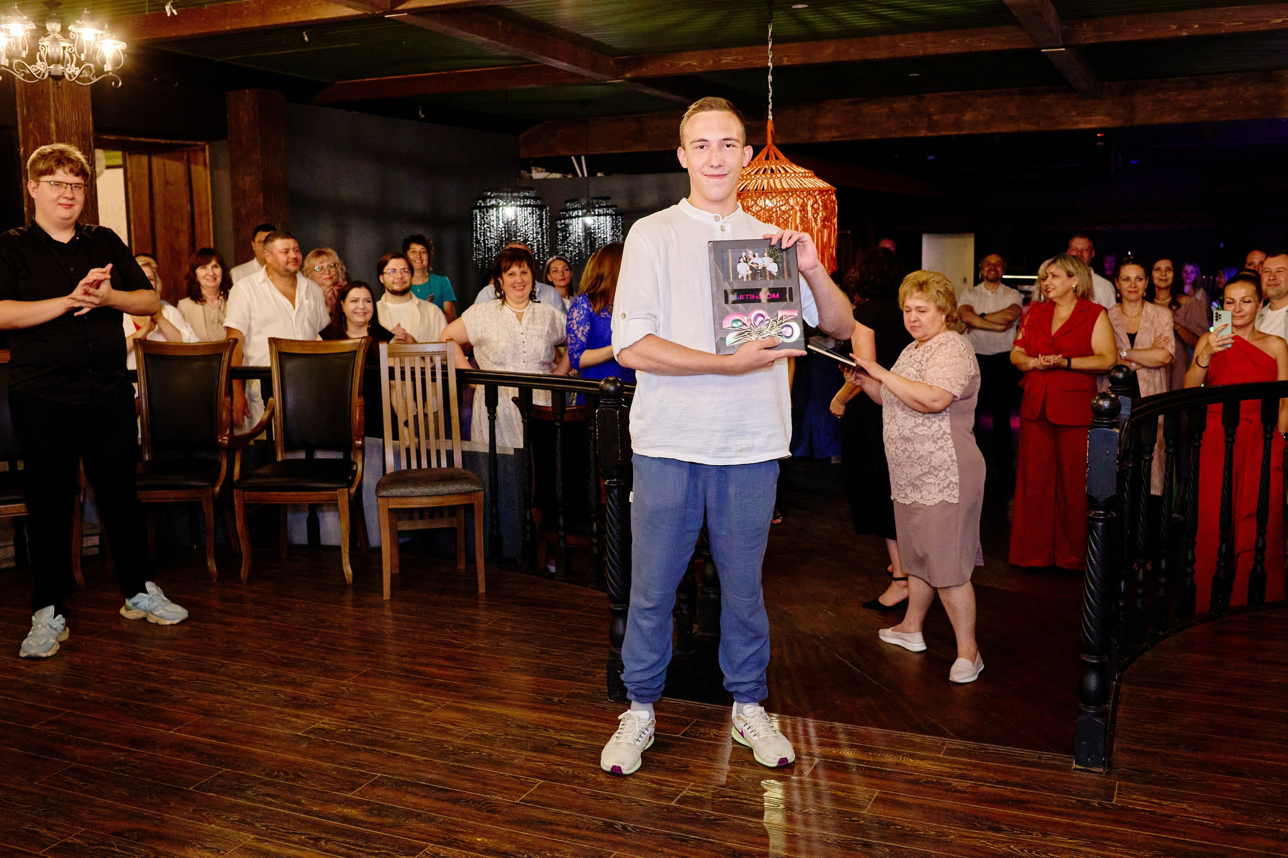 Выпускной 35 Сош. Фотограф Выпускные альбомы Таганрог Сергей Коробченко