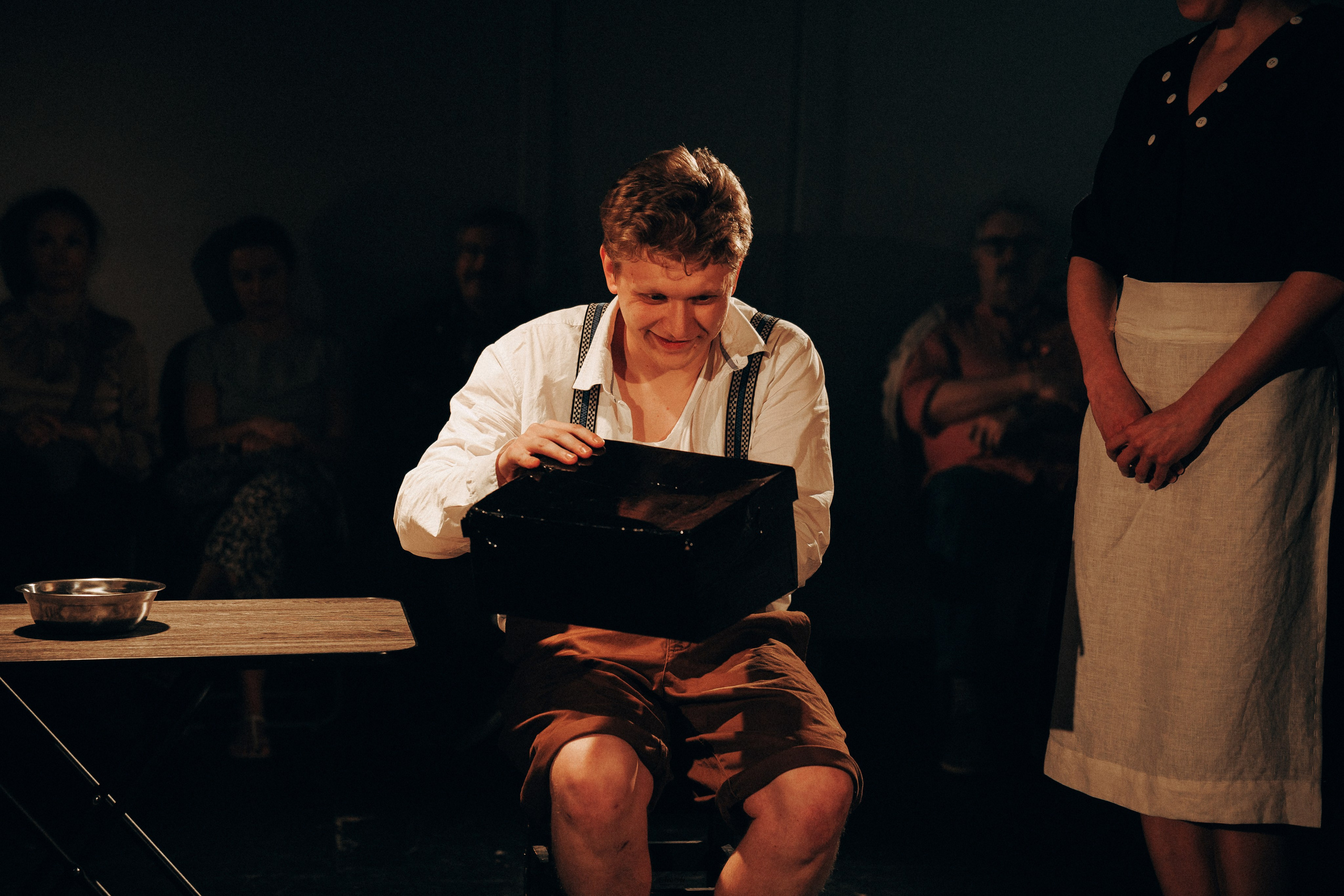 «Продаются детские ботиночки, неношенные». Профессиональный фотограф в Санкт-Петербурге Александр Волосенцев