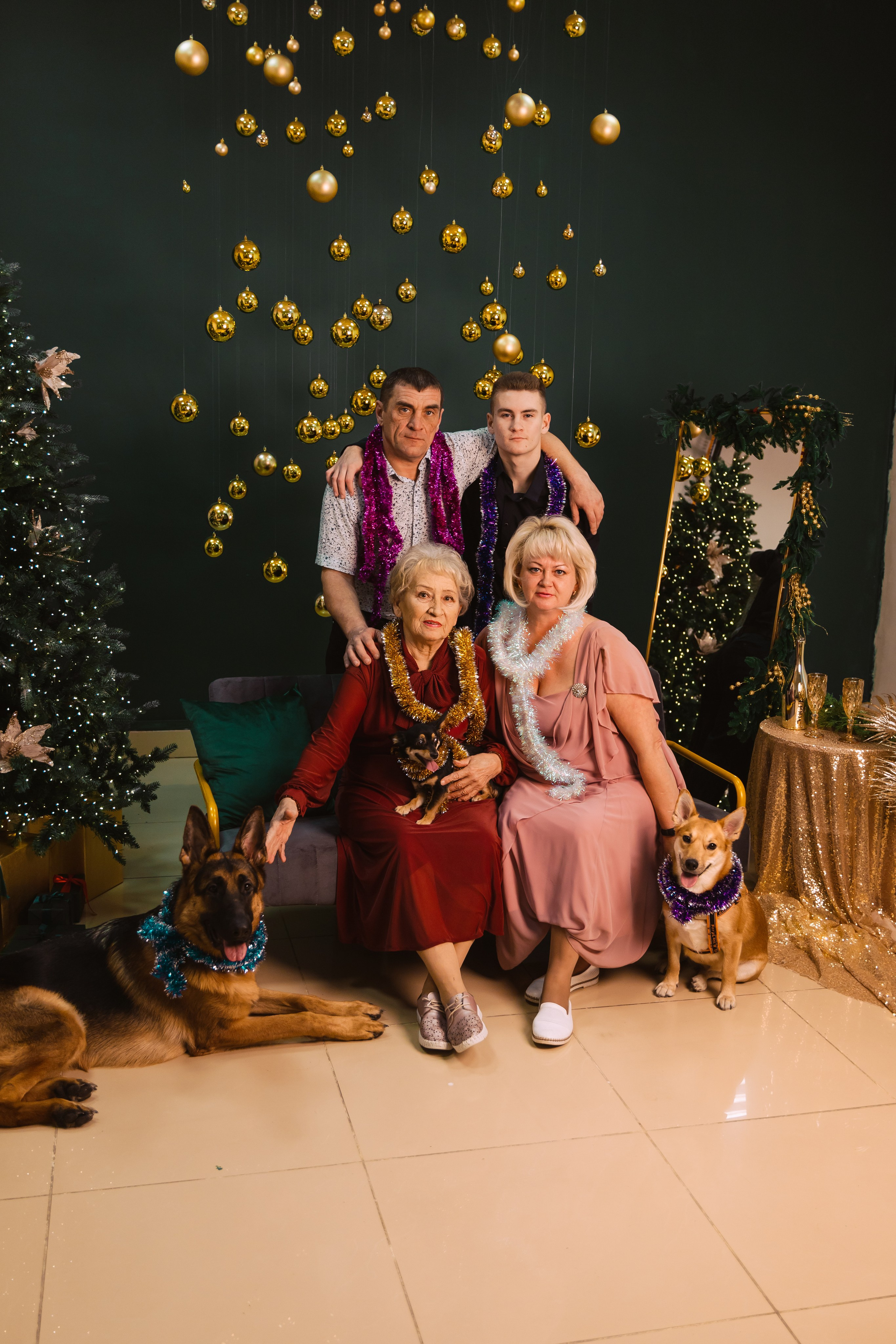 Семейный портрет. Новый год. Фотограф во Владивостоке. Юрганова Анна