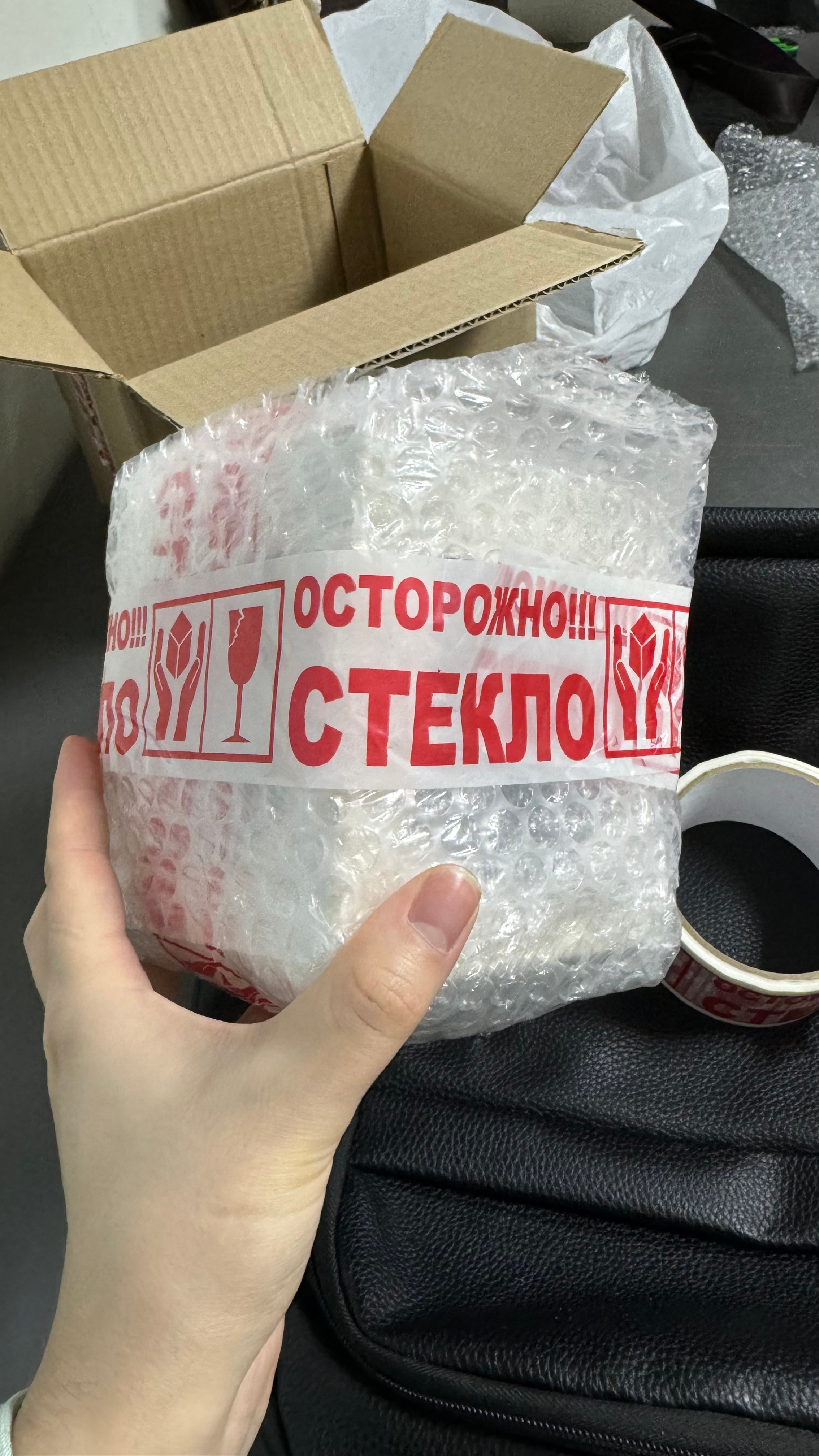 ArtSHARm- наше портфолио по ёлочным шарам с ручной росписью. Художественная ручная роспись елочных шаров, корпоративные подарки и восковые аромасвечи