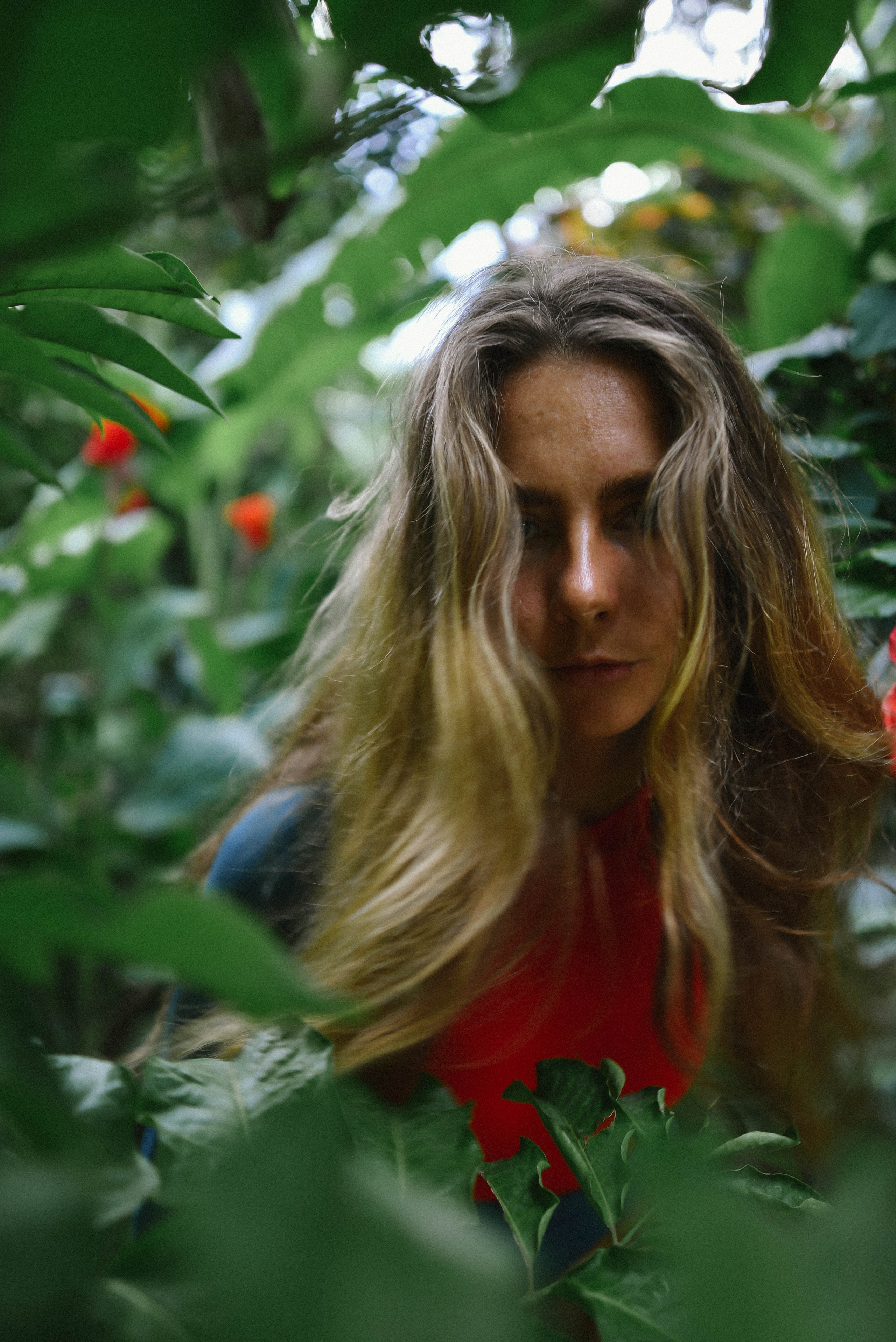 Съемка серфинга с воды в Аругам Бэй | Девушка на волнах восточного побережья. Фотограф на Шри-Ланке