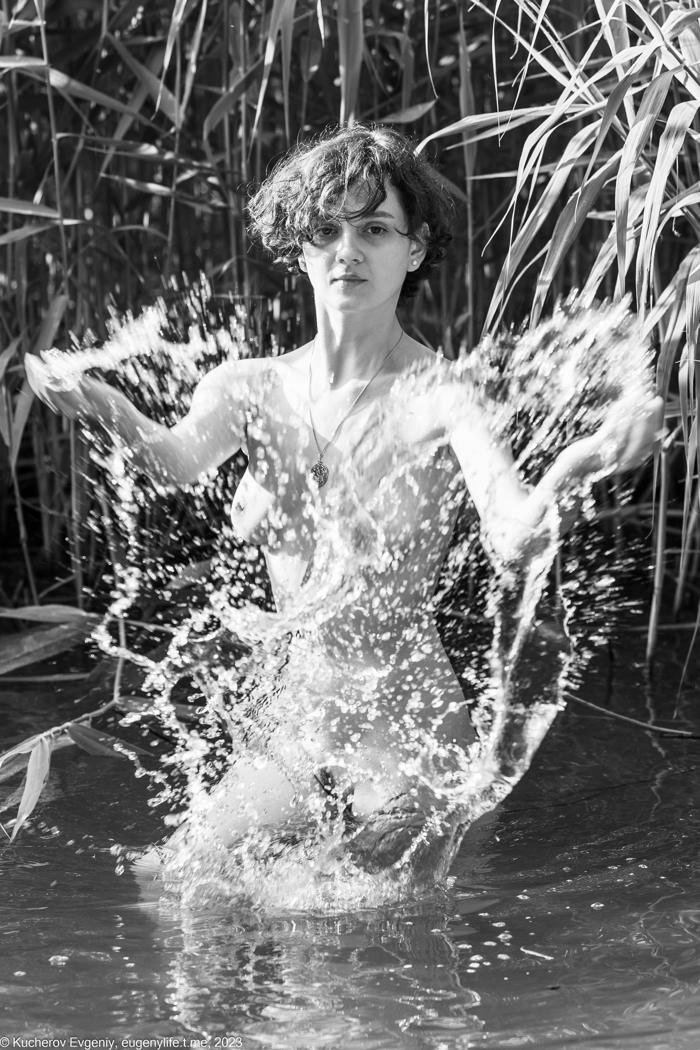 Настя в воде. Кучеров Евгений. Фотограф