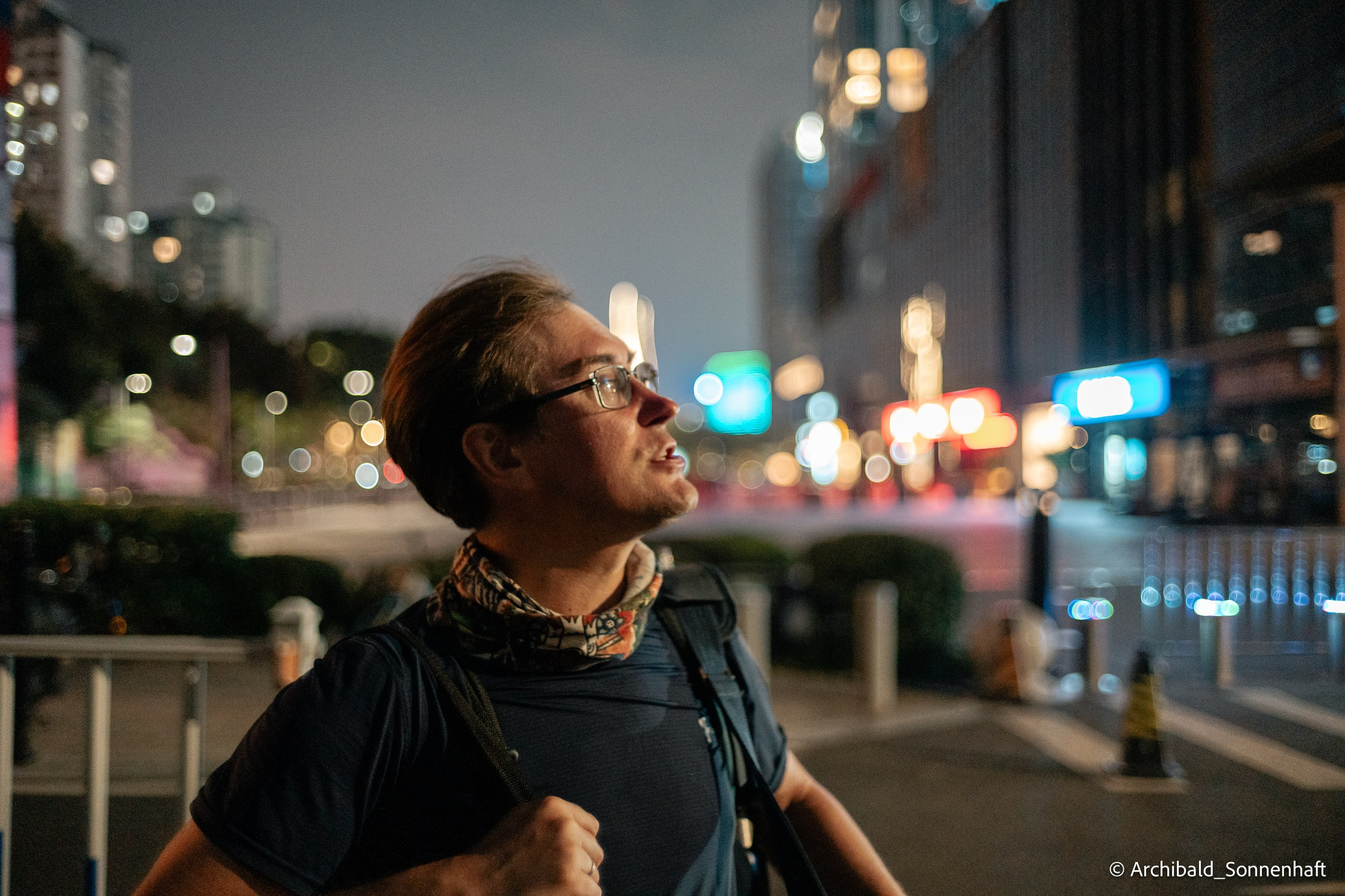 Weekend kayaking trip. Photographer in Guangzhou, China. Archibald Sonnenhaft