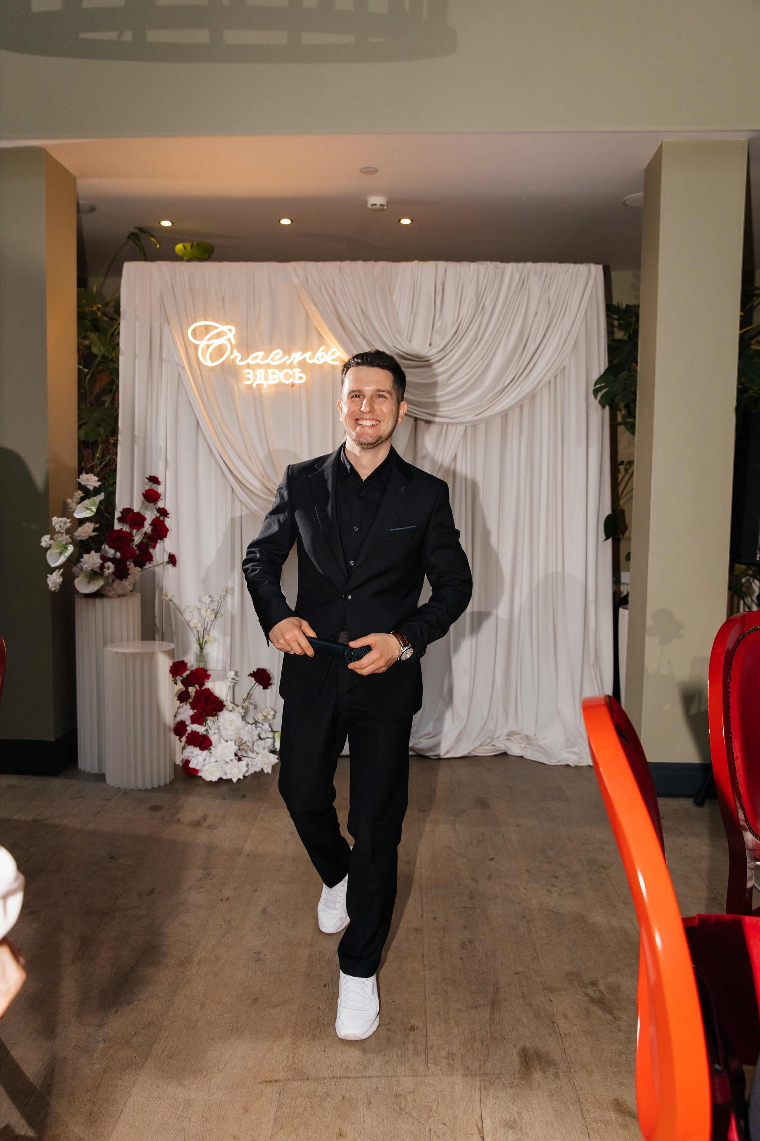 Ведущий Андрей Кислый — свадьба юбилей корпоратив в Питере