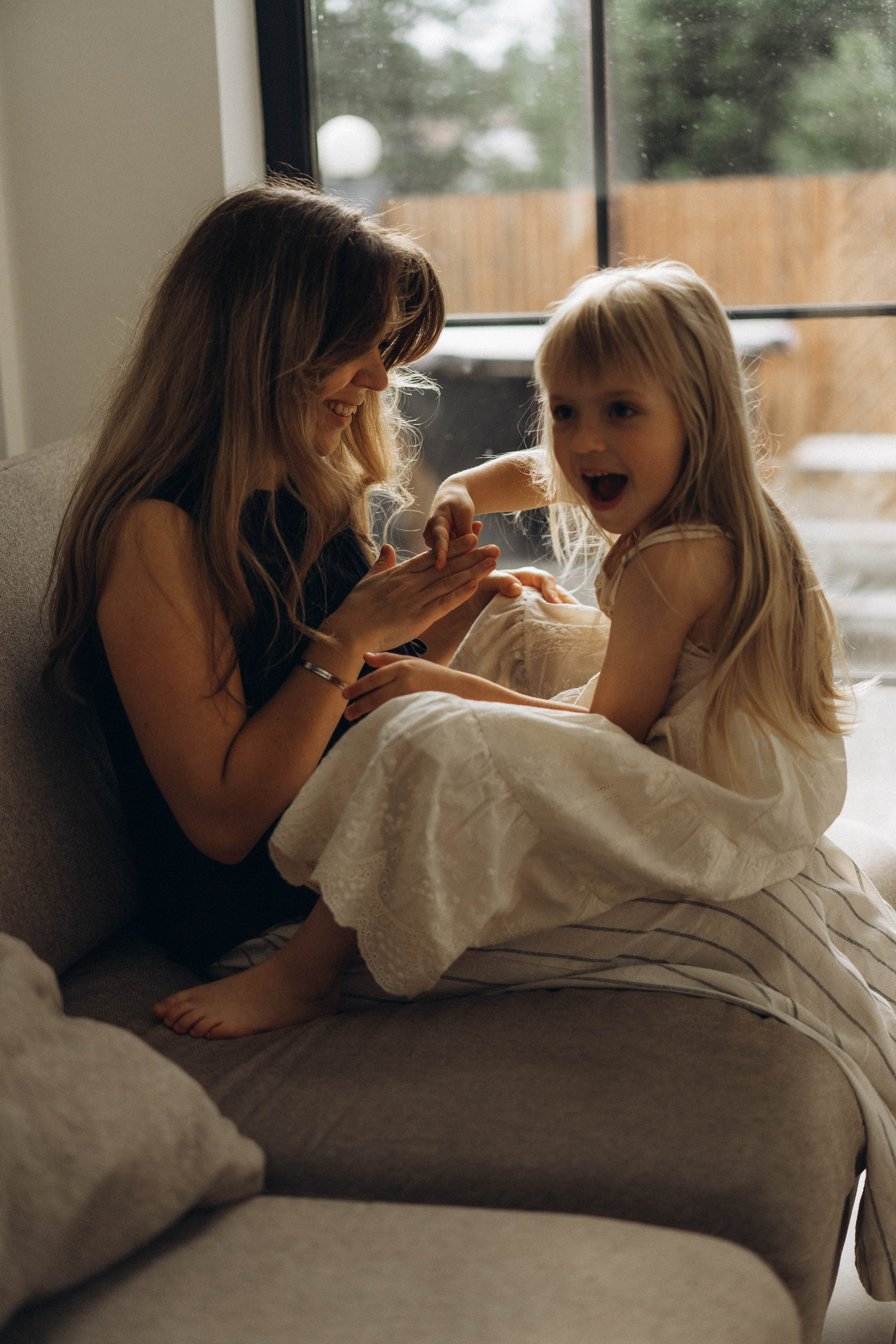 Фотосессия домашняя мама и дочка. Фотограф Екатеринбург Кокшарова Александра