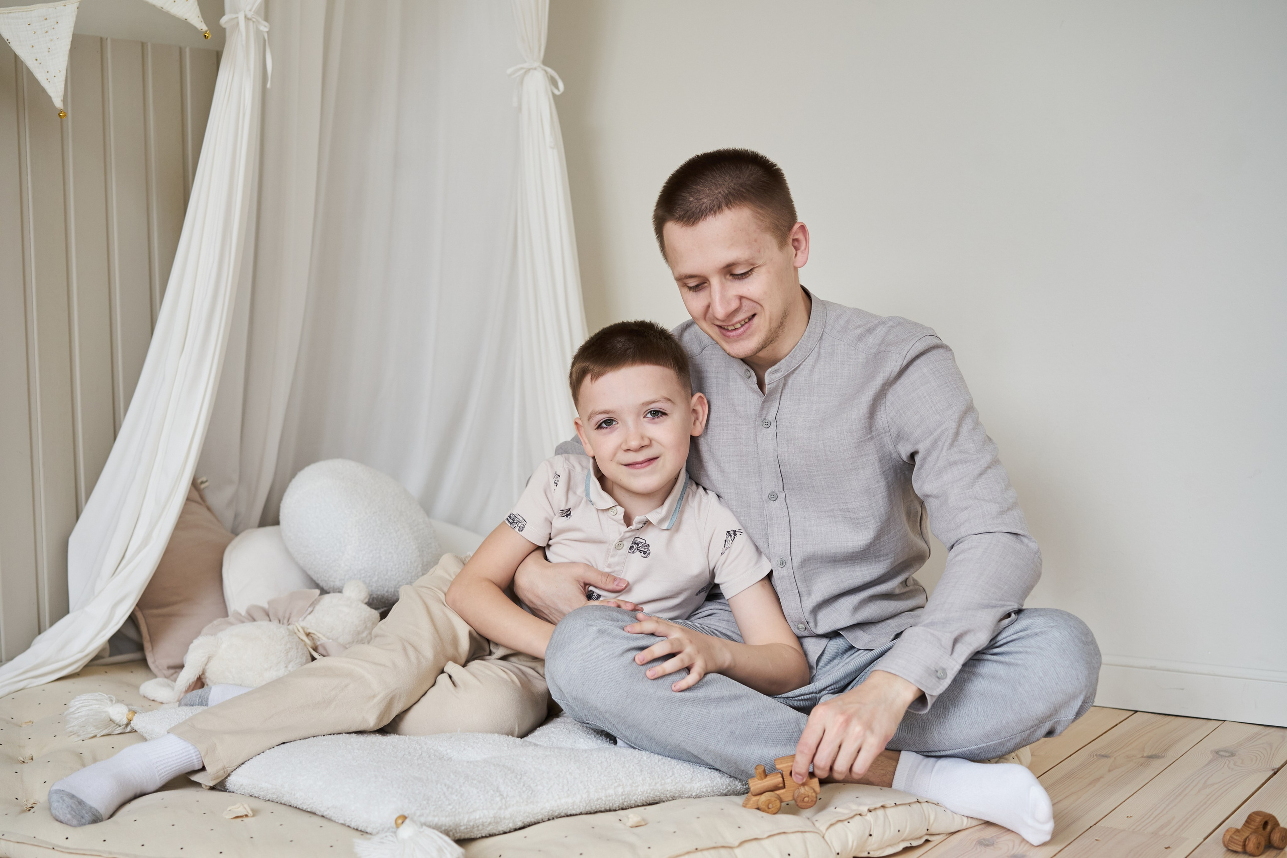 Семейная фотосессия в студии. Фотограф Екатеринбург Кокшарова Александра