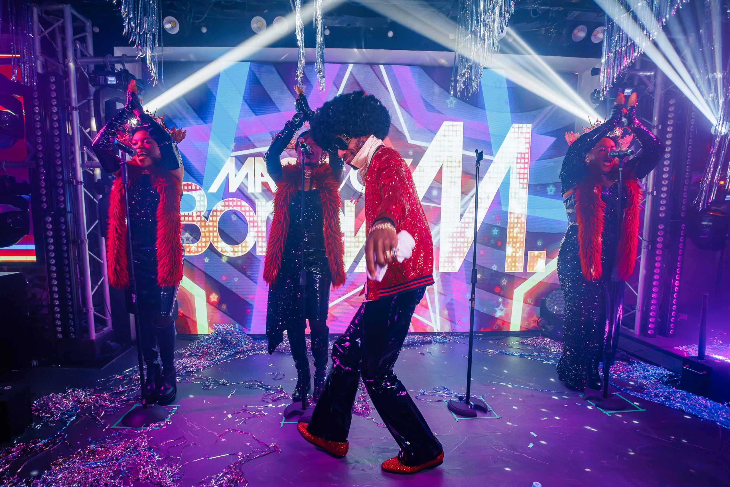 «Magic of BONEY`M «_Чайка на пляже_Ялта_06.12.2025 г. Аминов Руслан | Фотограф