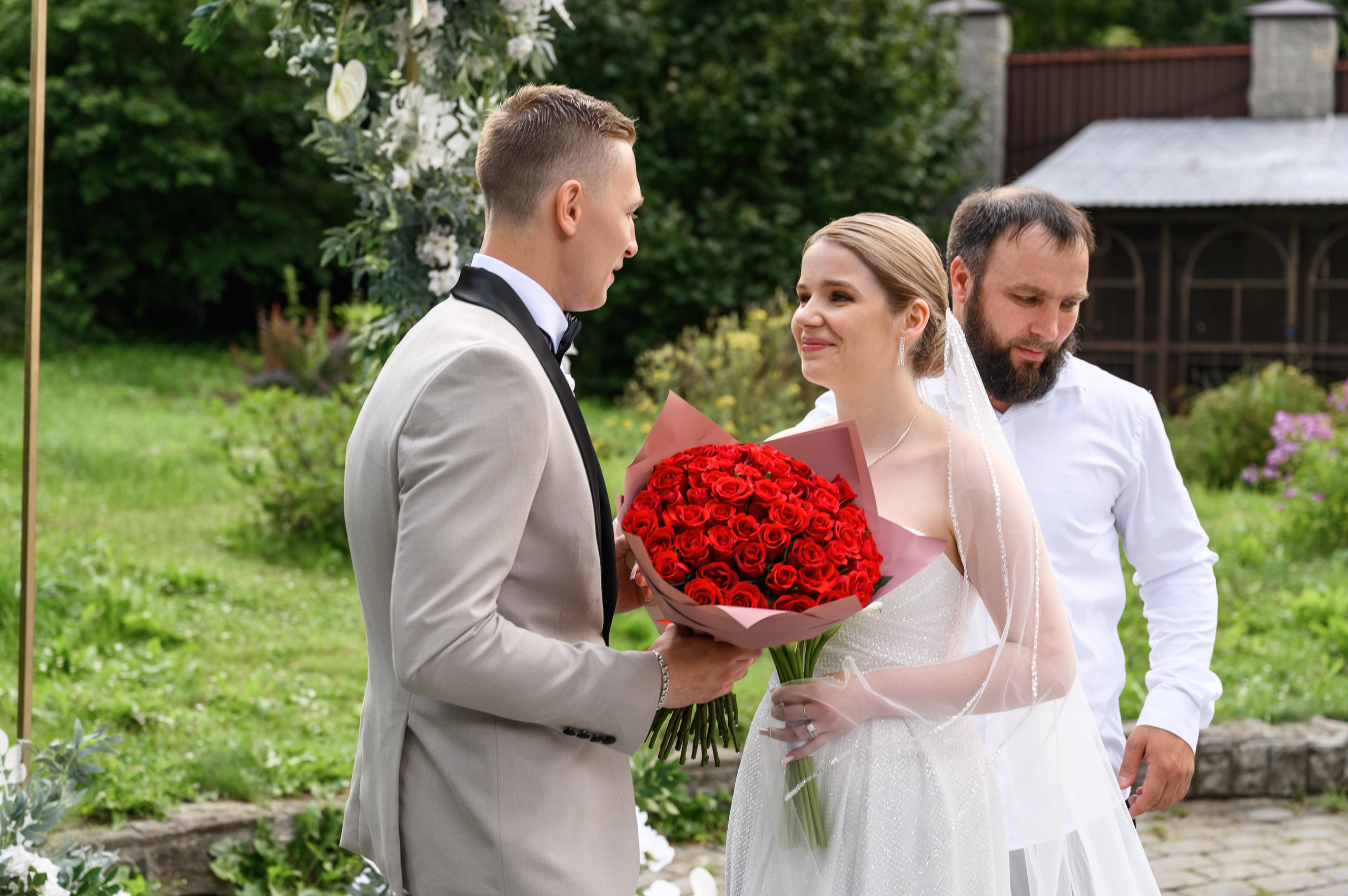 Свадебная фотосессия Банкетный зал Замок Монсоро. Свадебный фотограф Москва Юрий Кульман