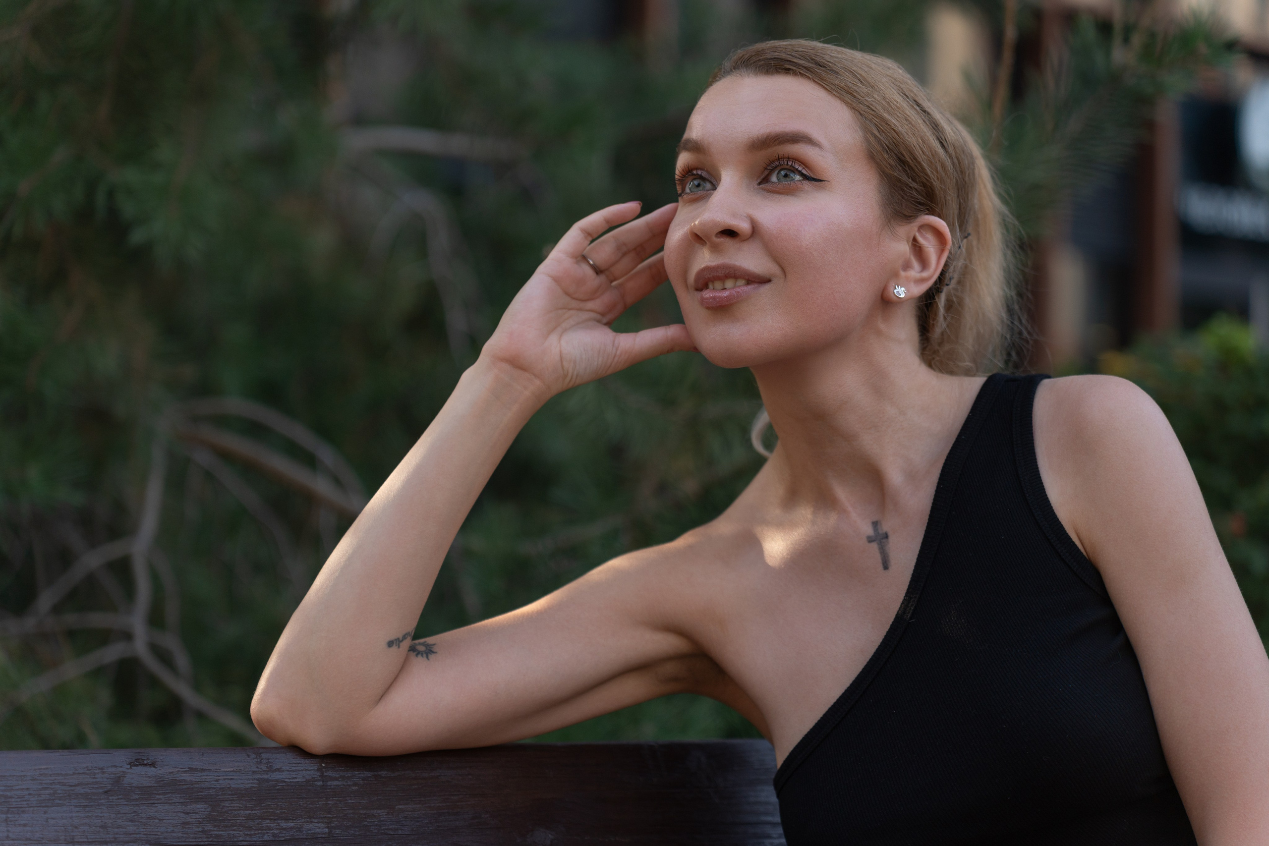 Стрит фотосессия для Анны в жилом комплексе Зил. Портретный фотограф в Москве Фарид Леонов