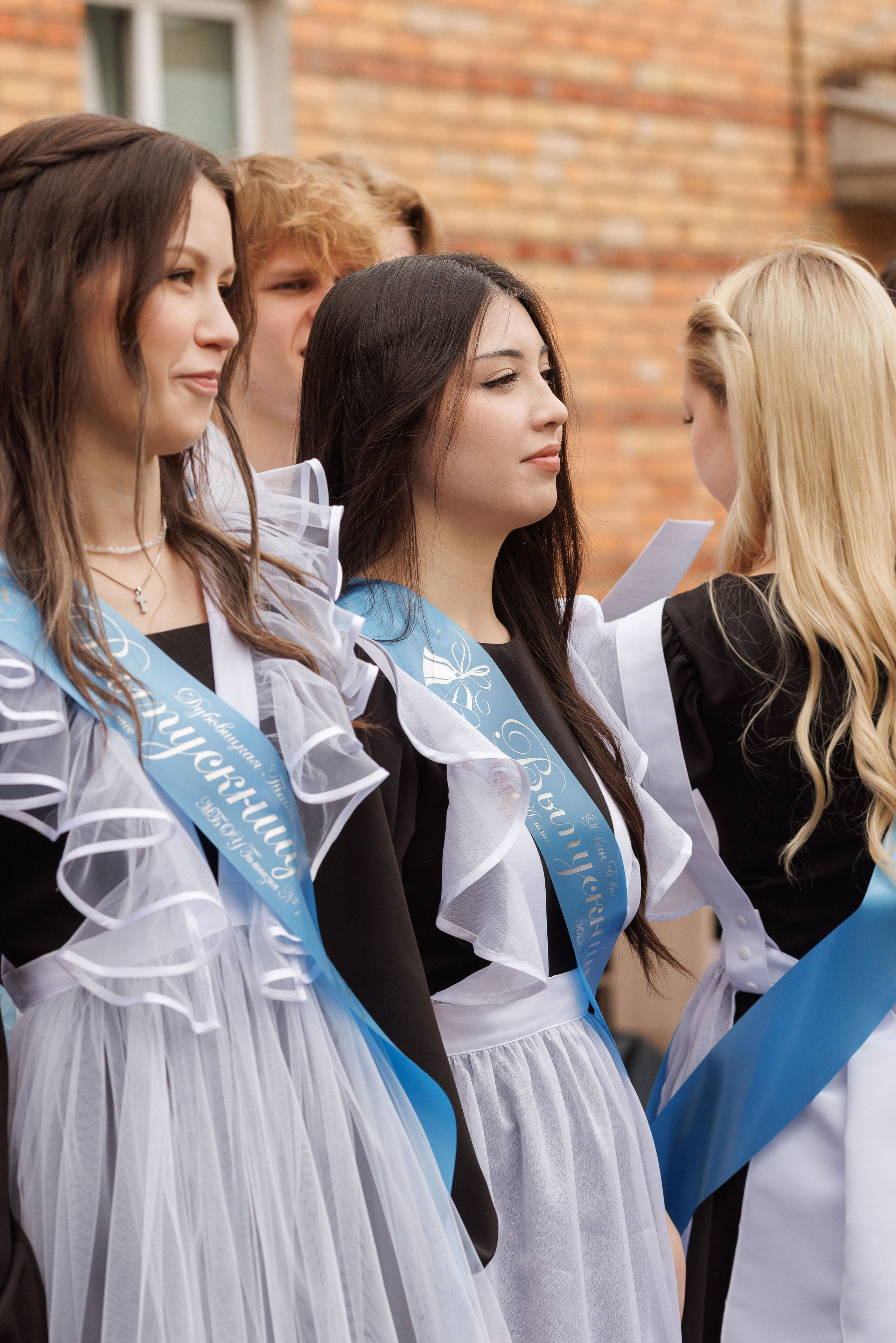 Последний звонок Гимназия Артем. Photoalbum-vl.ru
