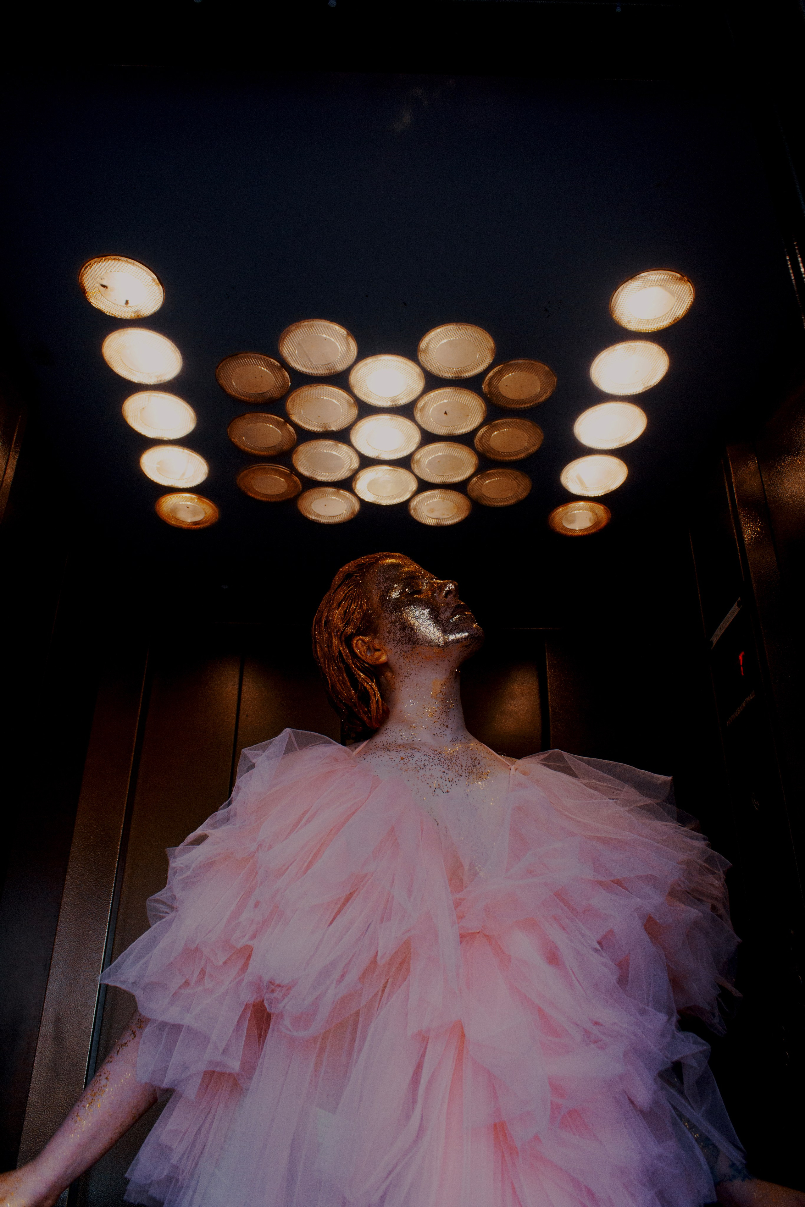 Девочка золотая