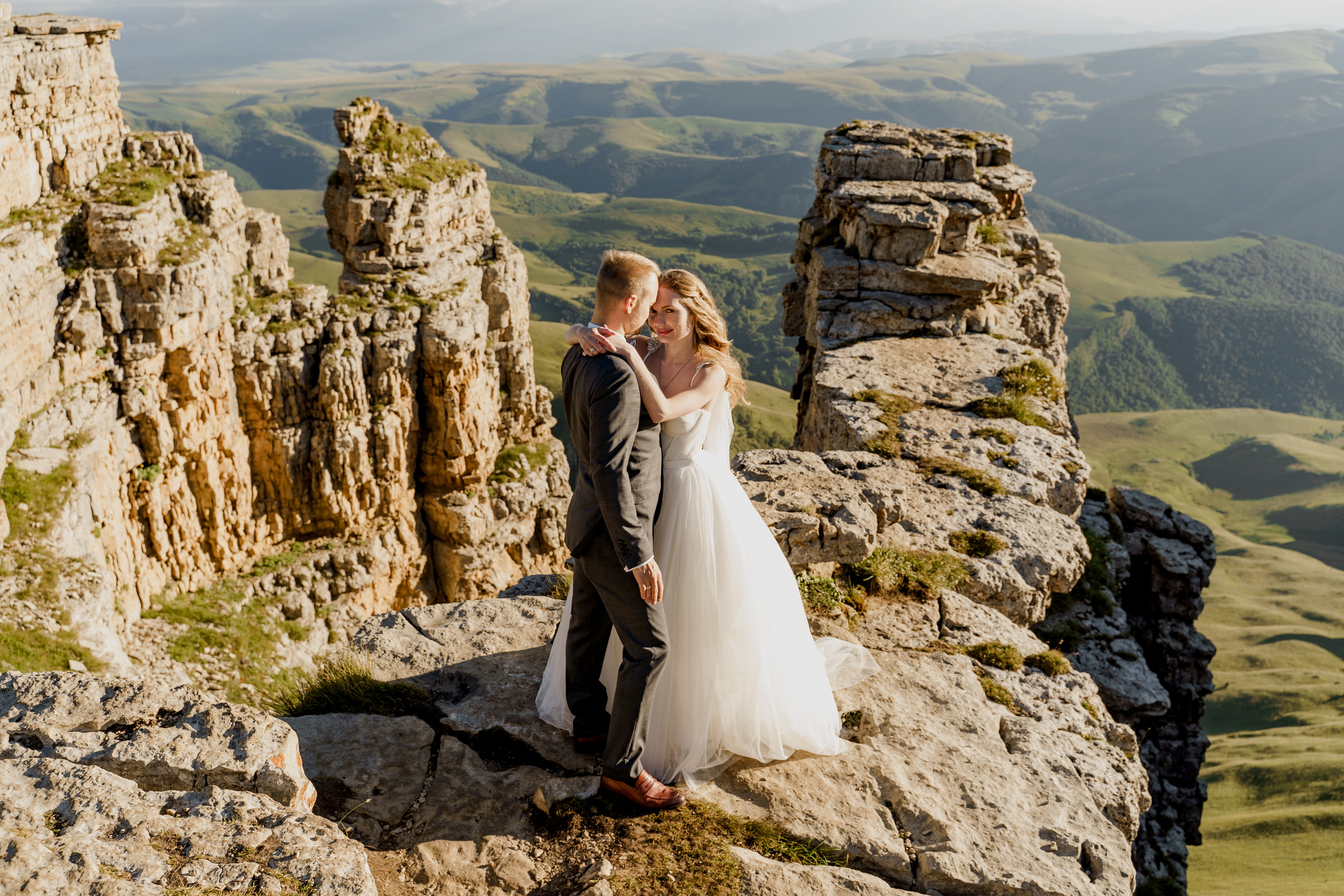 Andrey and Daria on the Bermamyt plateau. PhuQuoc photographer — Phu Quoc wedding photographer