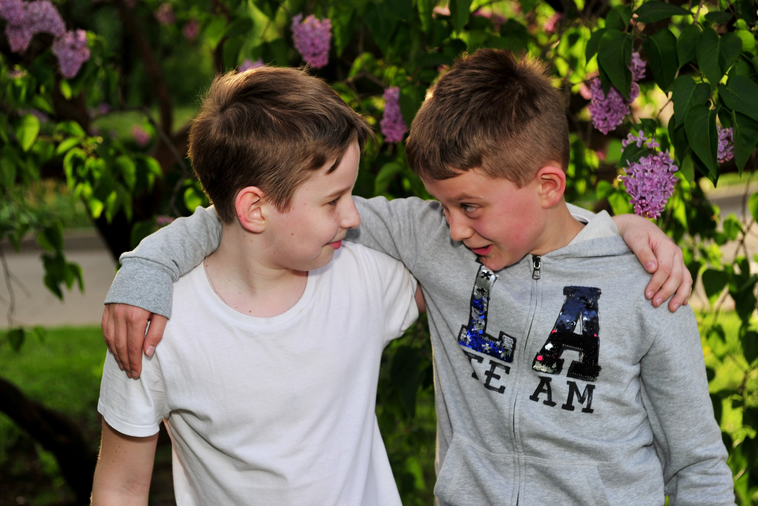 Выпускной для 4-го класса в Парке Горького на улице и в кафе. Свадебный и семейный фотограф в Москве Ирина Гончарова