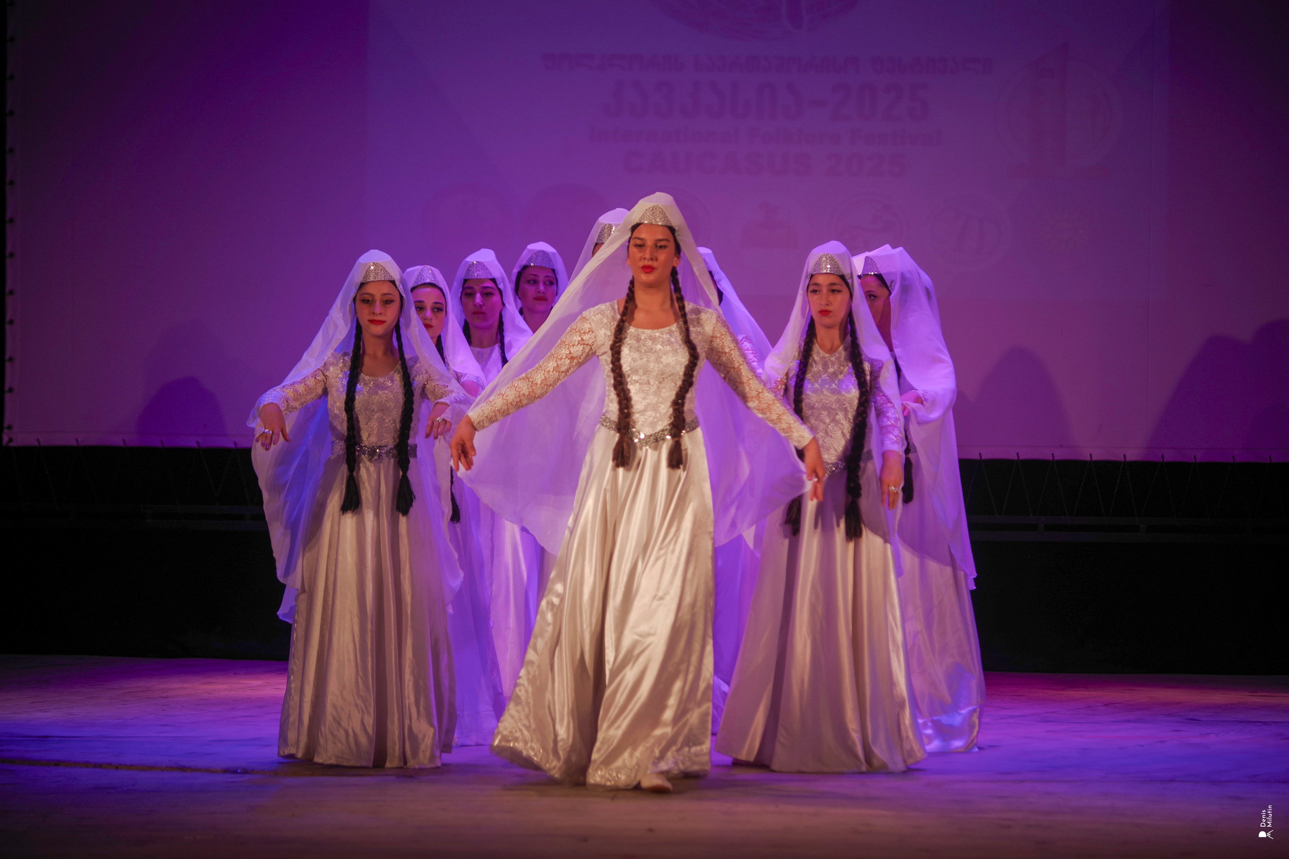 Танцы в прекрасном Они. Портретный фотограф Денис Милютин