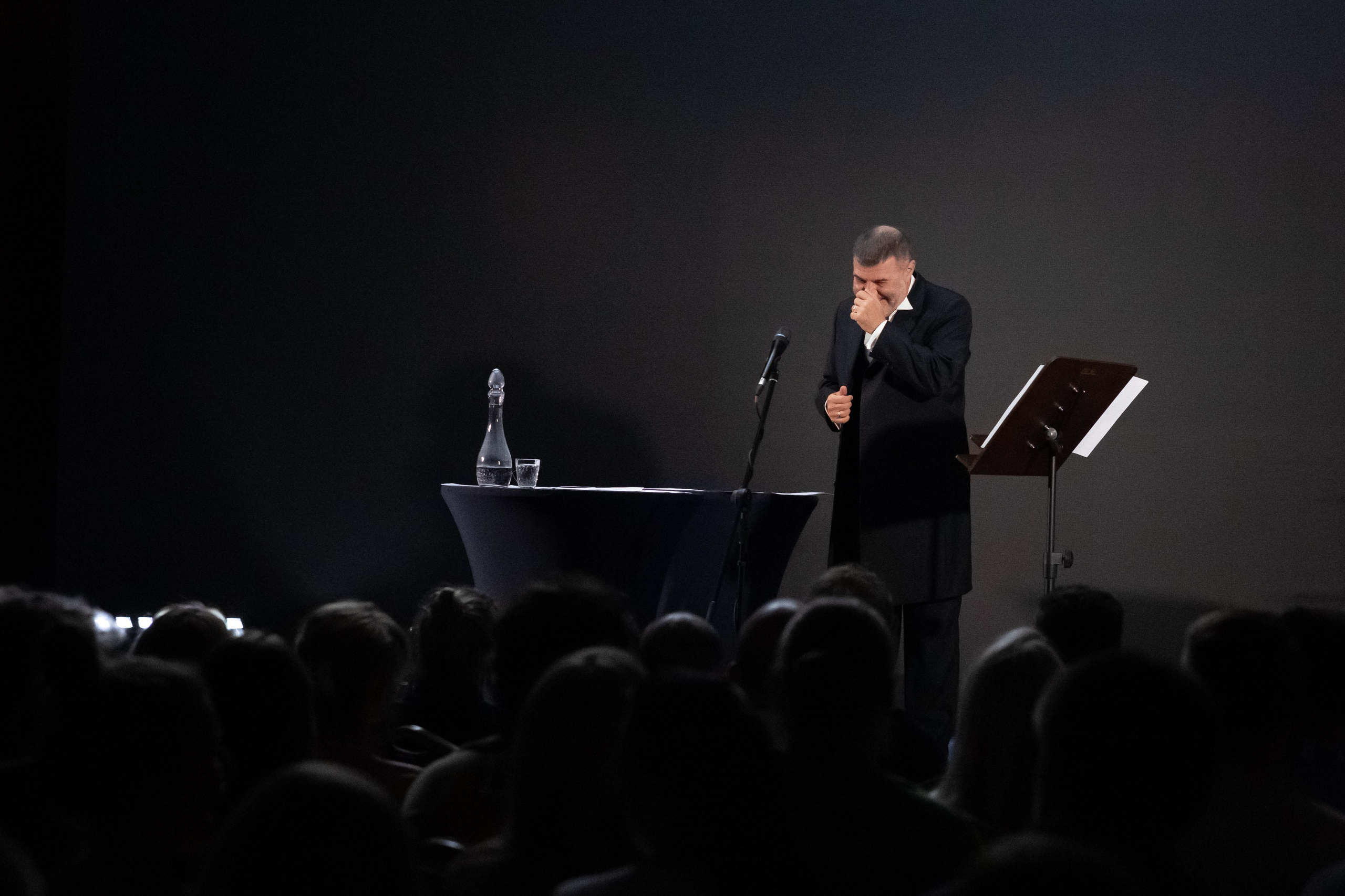 ЕВГЕНИЙ ГРИШКОВЕЦ [СПЕКТАКЛЬ]. Арина Тамочкина. Фотограф Краснодарю