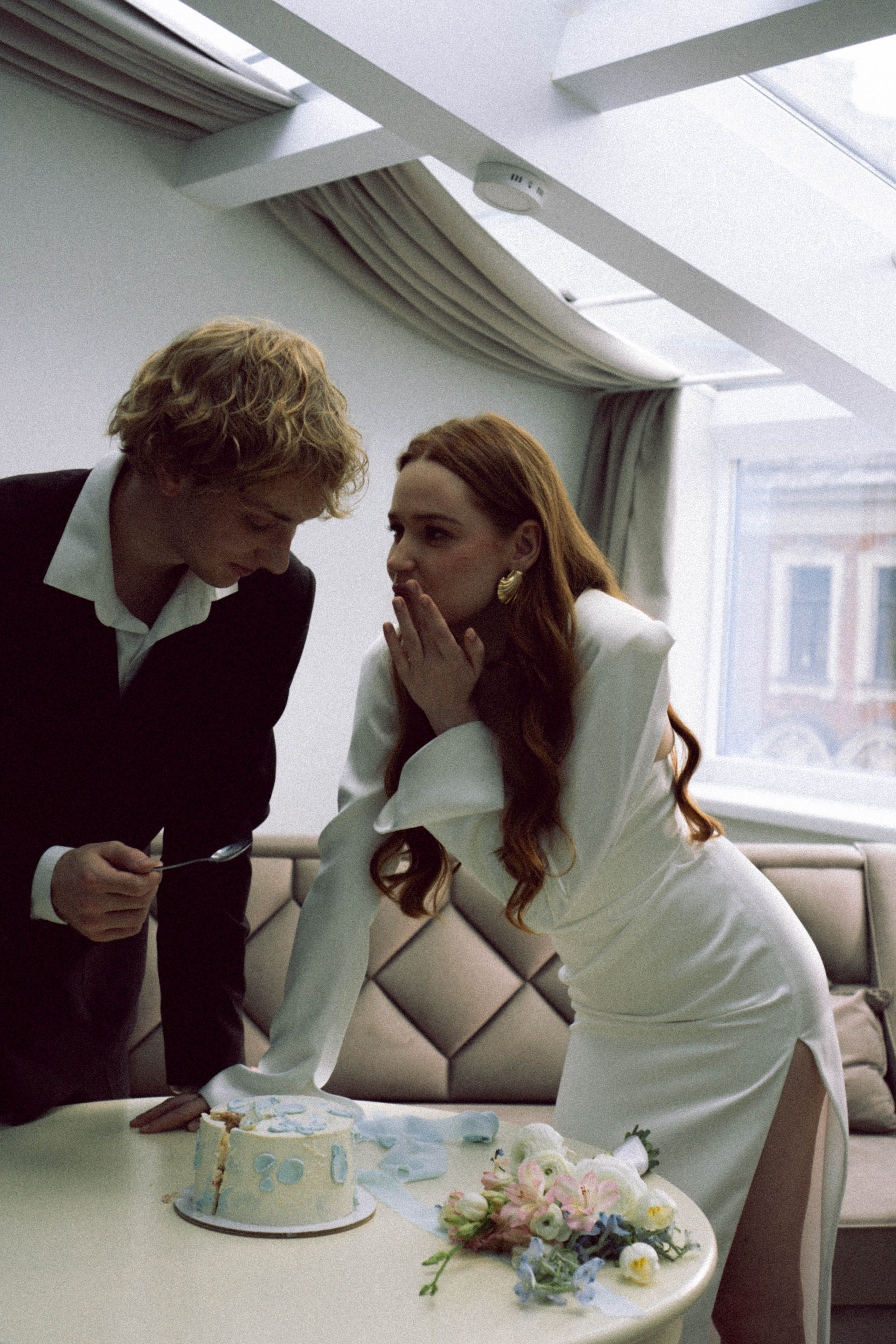 СВАДЕБНАЯ СЬЕМКА В ОТЕЛЕ. СБОРЫ ЖЕНИХА И НЕВЕСТЫ И ТАКЖЕ ТОР И ПОДГОТОВКА К ПРОГУЛКЕ. Профессиональный фотограф, Санкт-Петербург — Виктория Богомолова