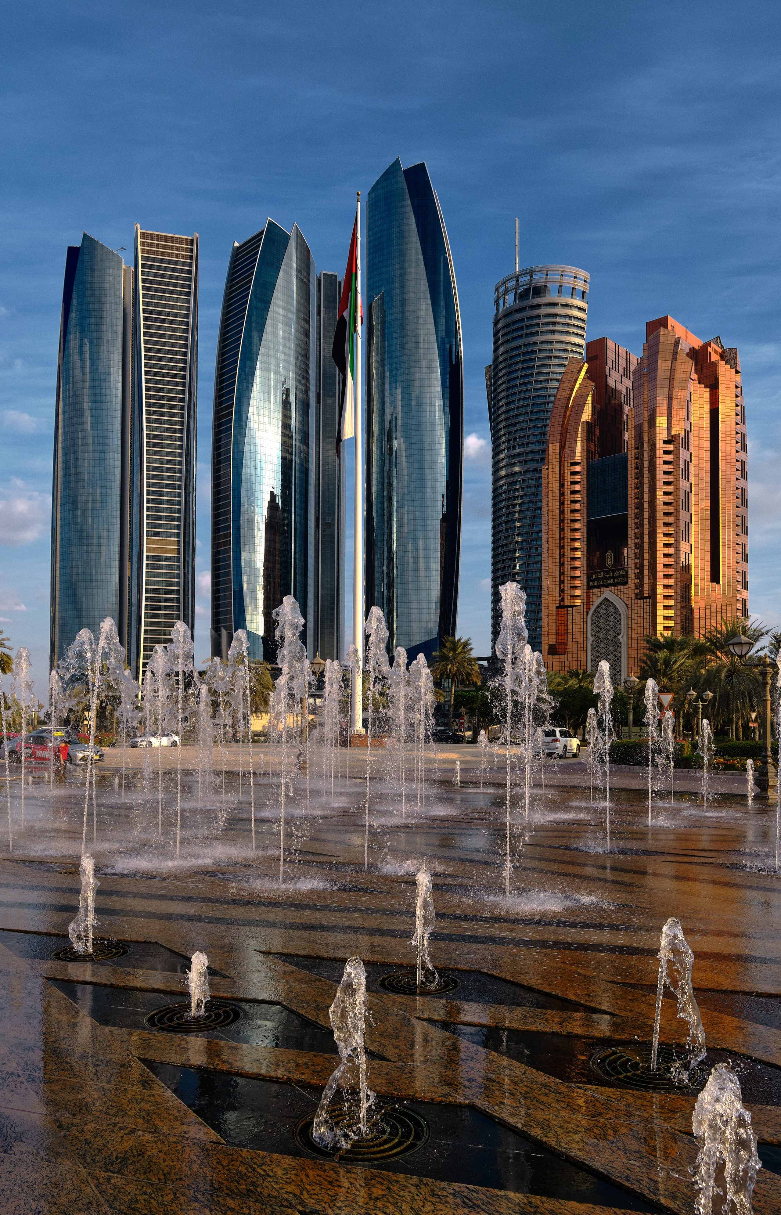 Dubai & Abu Dhabi. Aleksandr Kobtsev