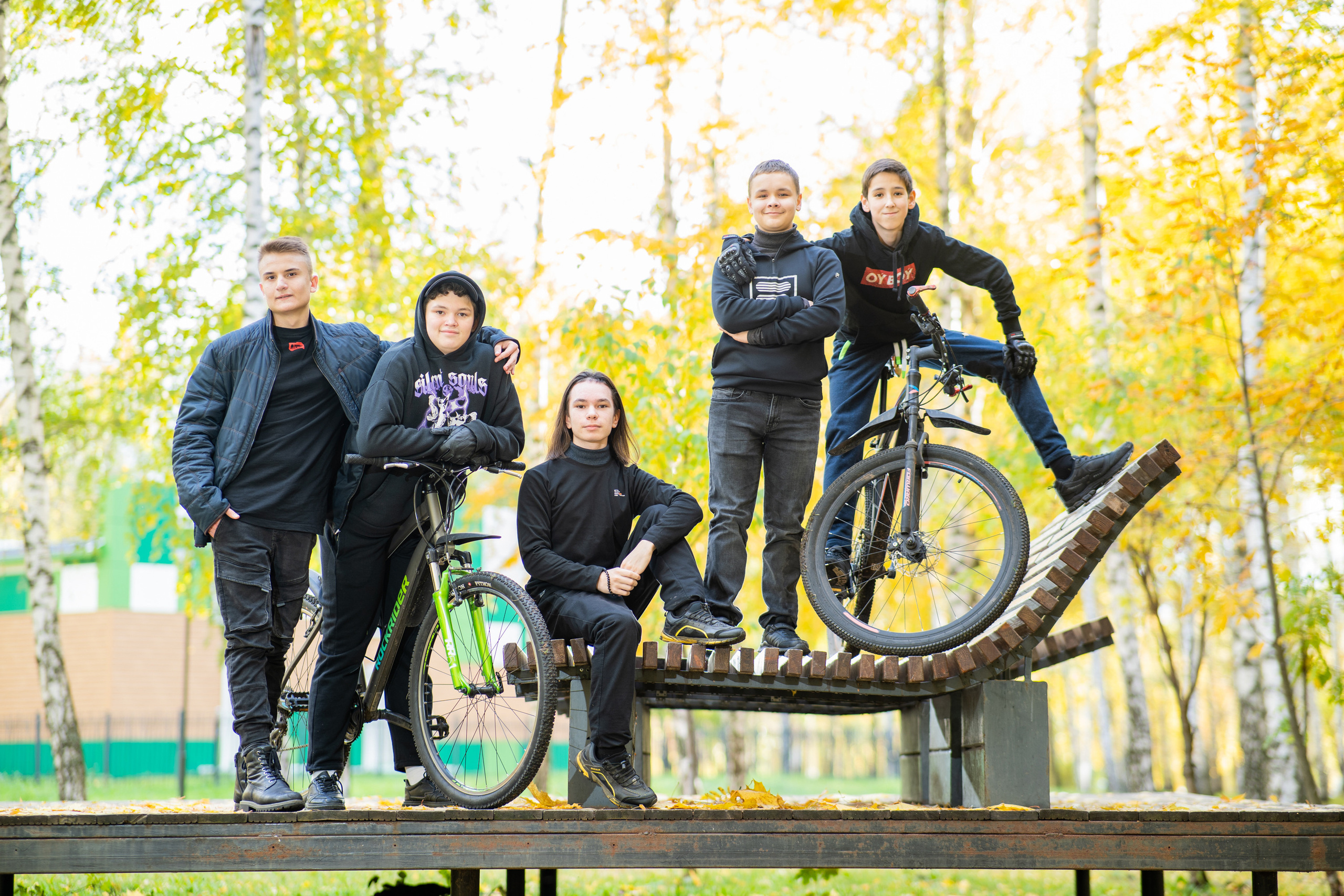 Стиль Черный. Выпускные альбомы Нижнекамск Набережные Челны Фотостудия Небо