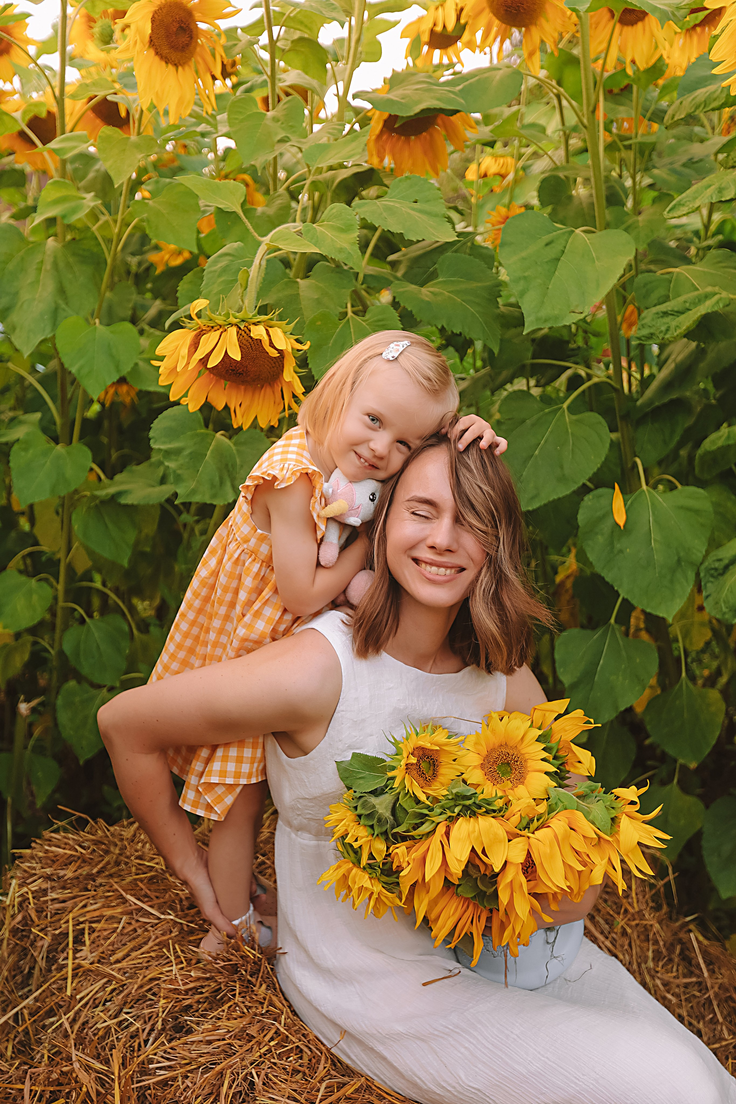 Подсолнухи. Семейный фотограф Тюмень, фотограф на роды Салмина Мария