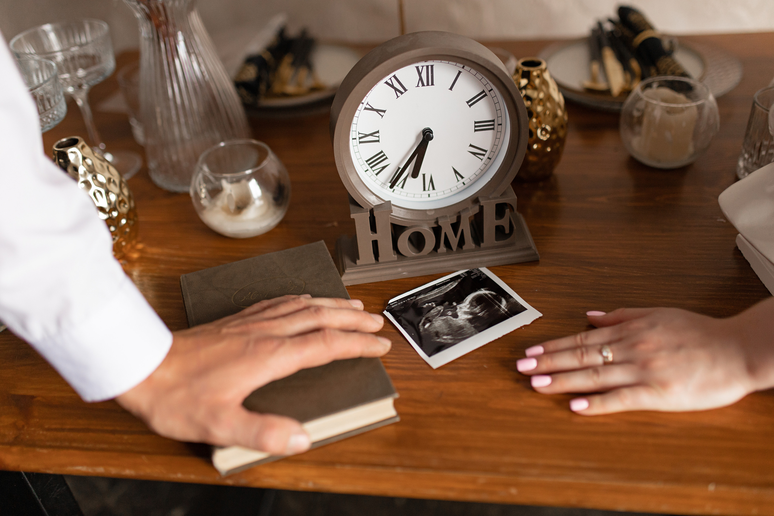 В зале Карамель