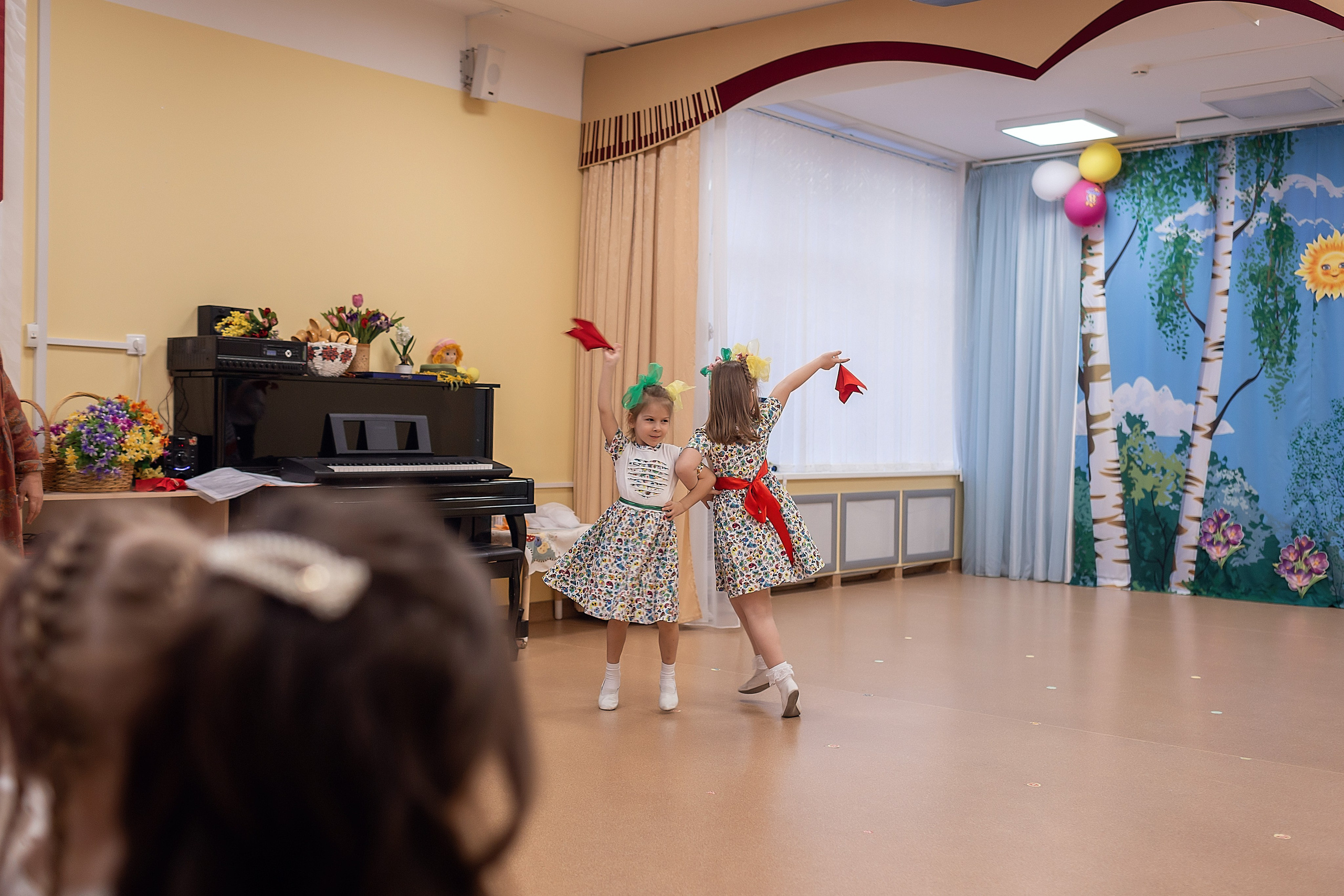 Весенний утренник_старшая группа_2025. Семейный фотограф в Санкт-Петербурге