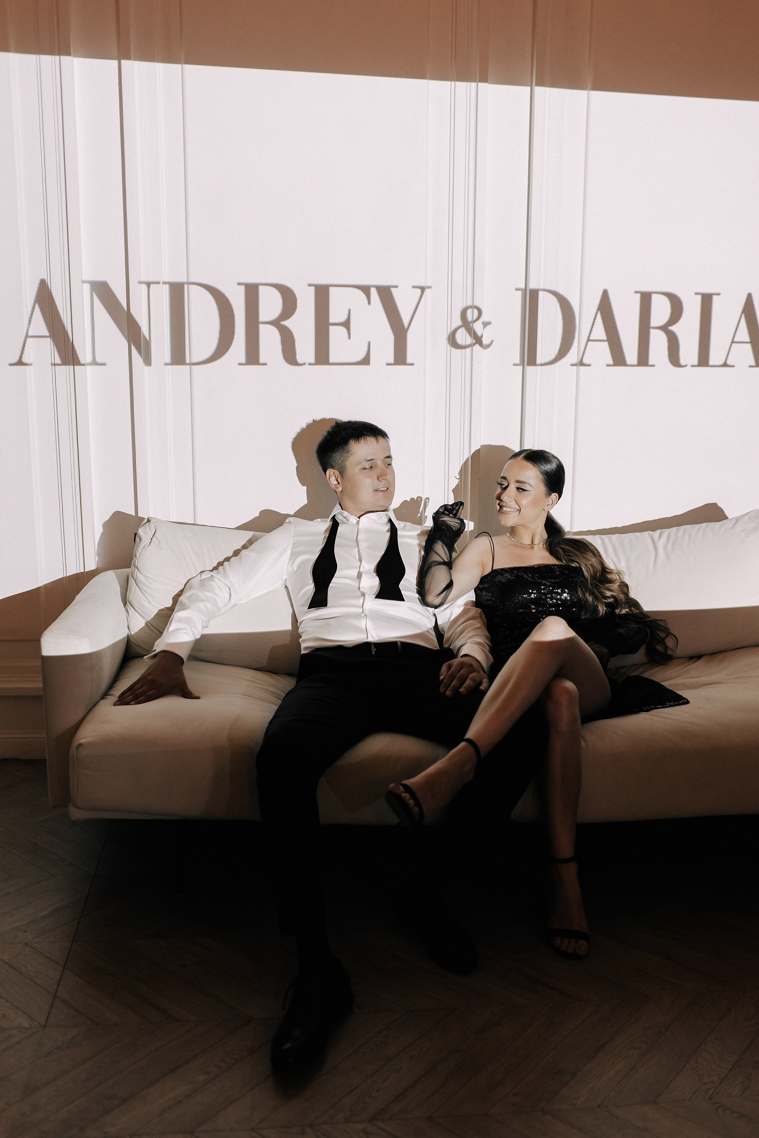 ЛАВ СТОРИ С ПРОЕКТОРОМ. Свадебный и индивидуальный фотограф в Челябинске Евгения Негодяева