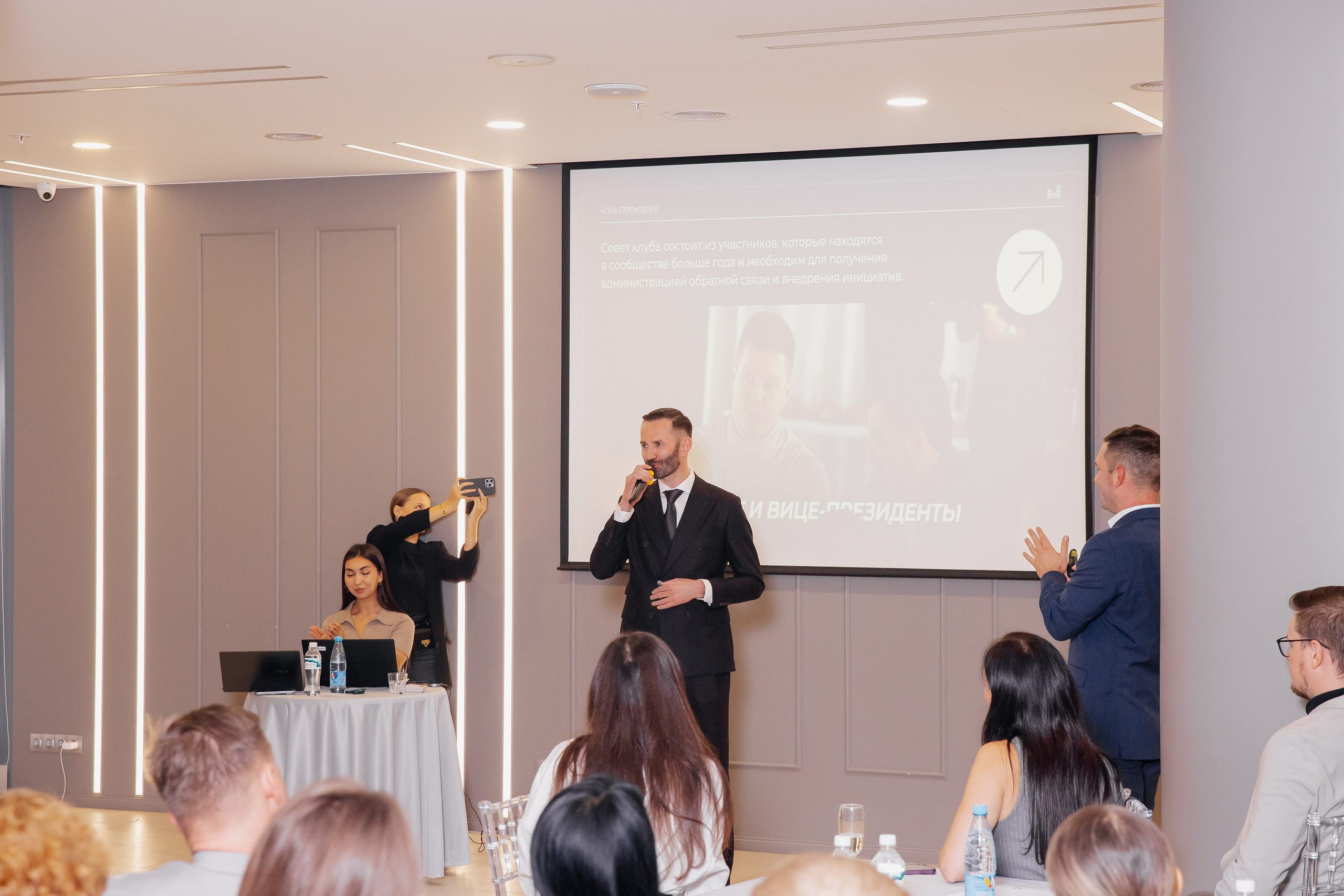 Высоцкий «Клуб строителей». Репортажный и портретный фотограф в Екатеринбурге Гизатуллин Марат