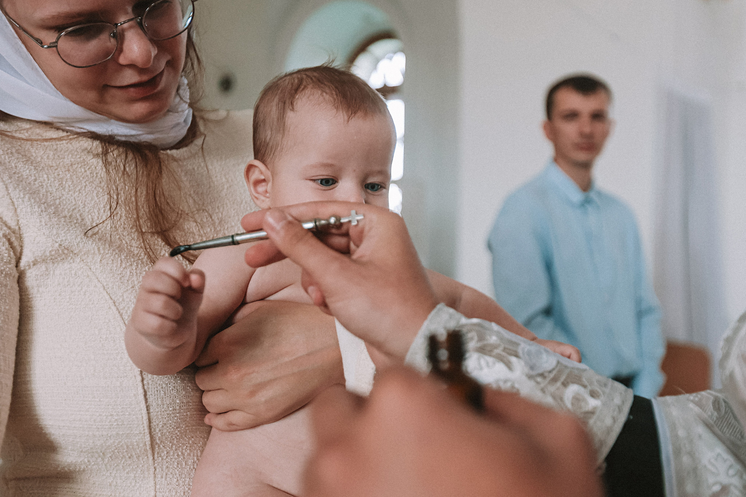 Крещение церковь около моста влюбленных. Семейный фотограф Тюмень, фотограф на роды Салмина Мария