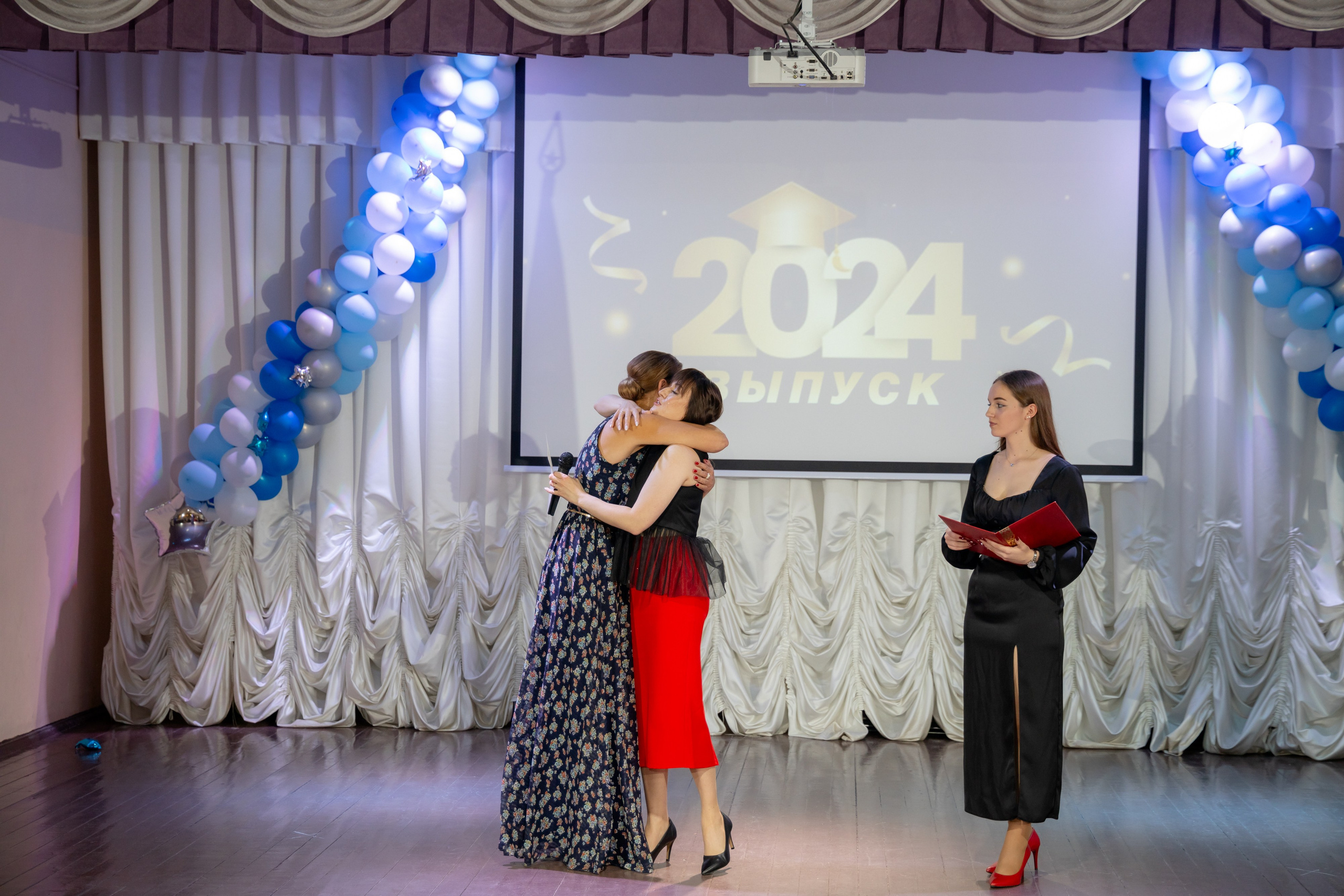 Школьный выпускной 2024 год в Соколе (Минск). Свадебный фотограф в Минске/Беларуси Сергей Спиридонов