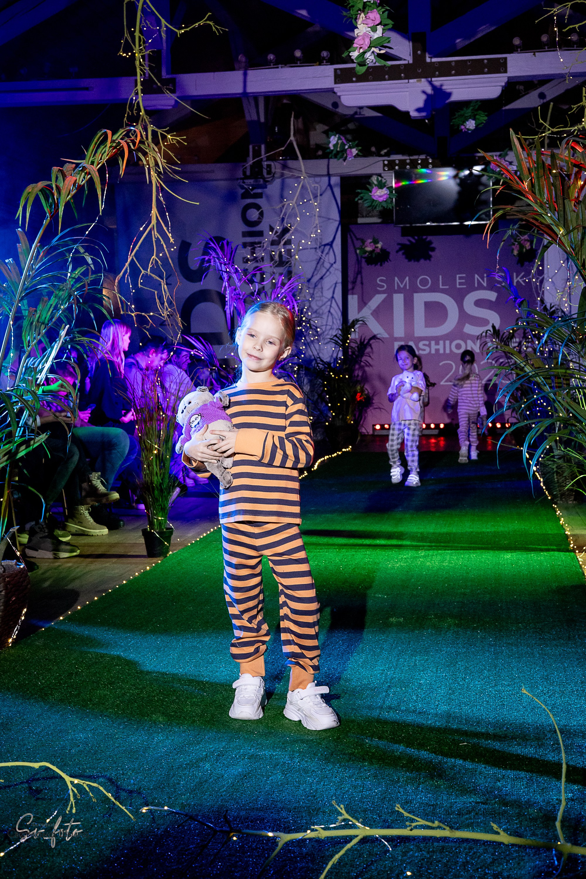 Smolensk Fashion Week_показы_ДЕНЬ 3_ФИНАЛ_Алиса в стране чудес. Главная