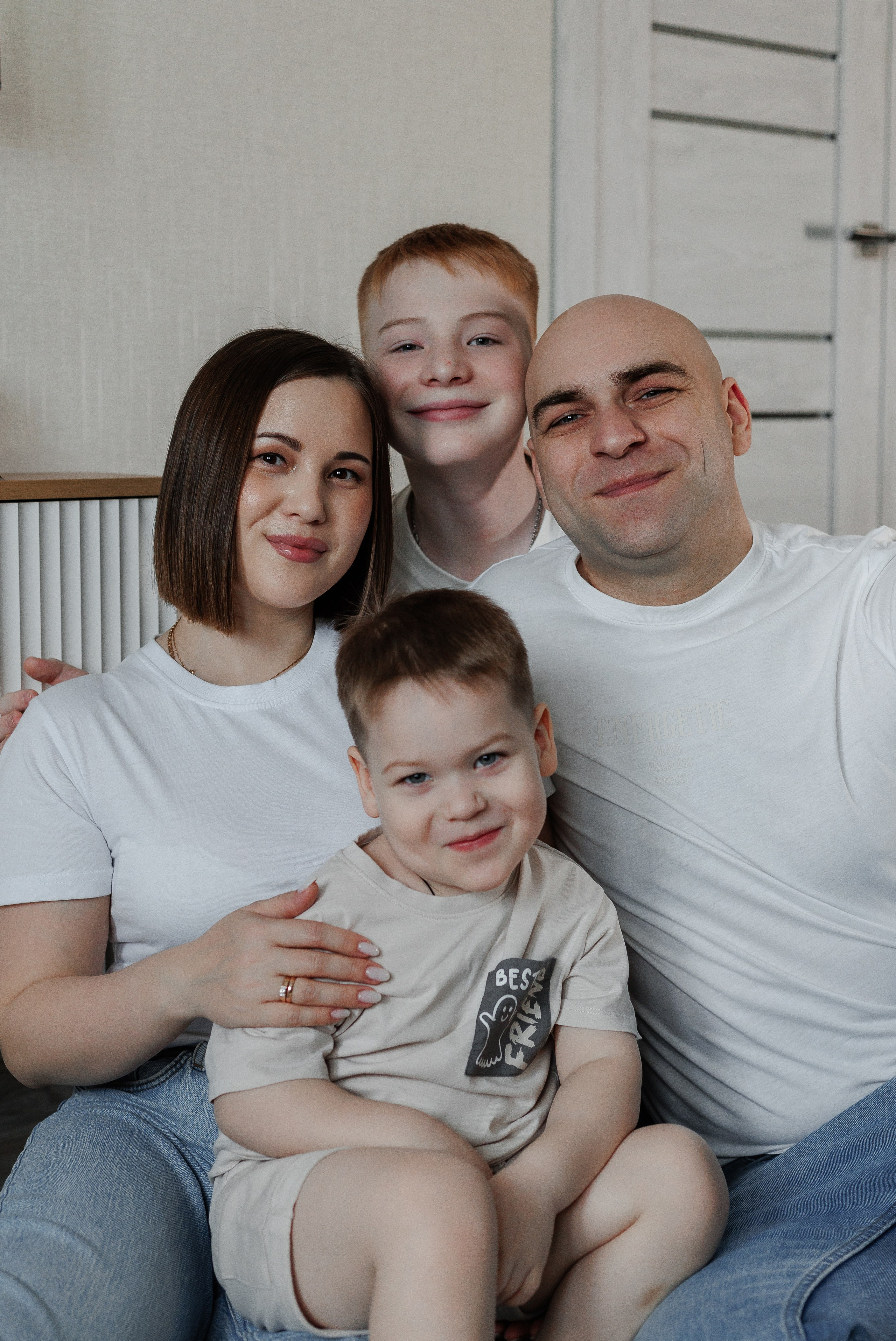 Ярослав, Анна, Даниил и Ярослав. Фотограф Татьяна Орлова