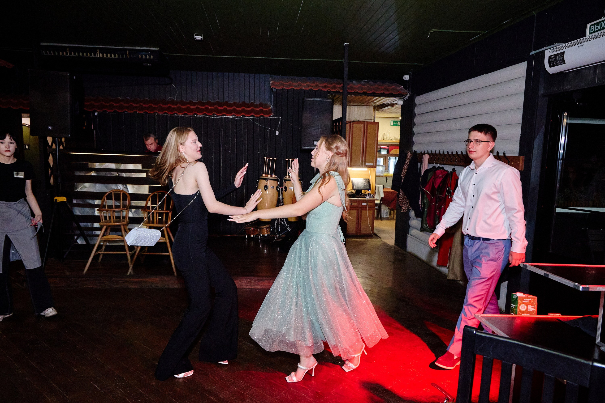 Выпускной 35 Сош. Фотограф Выпускные альбомы Таганрог Сергей Коробченко