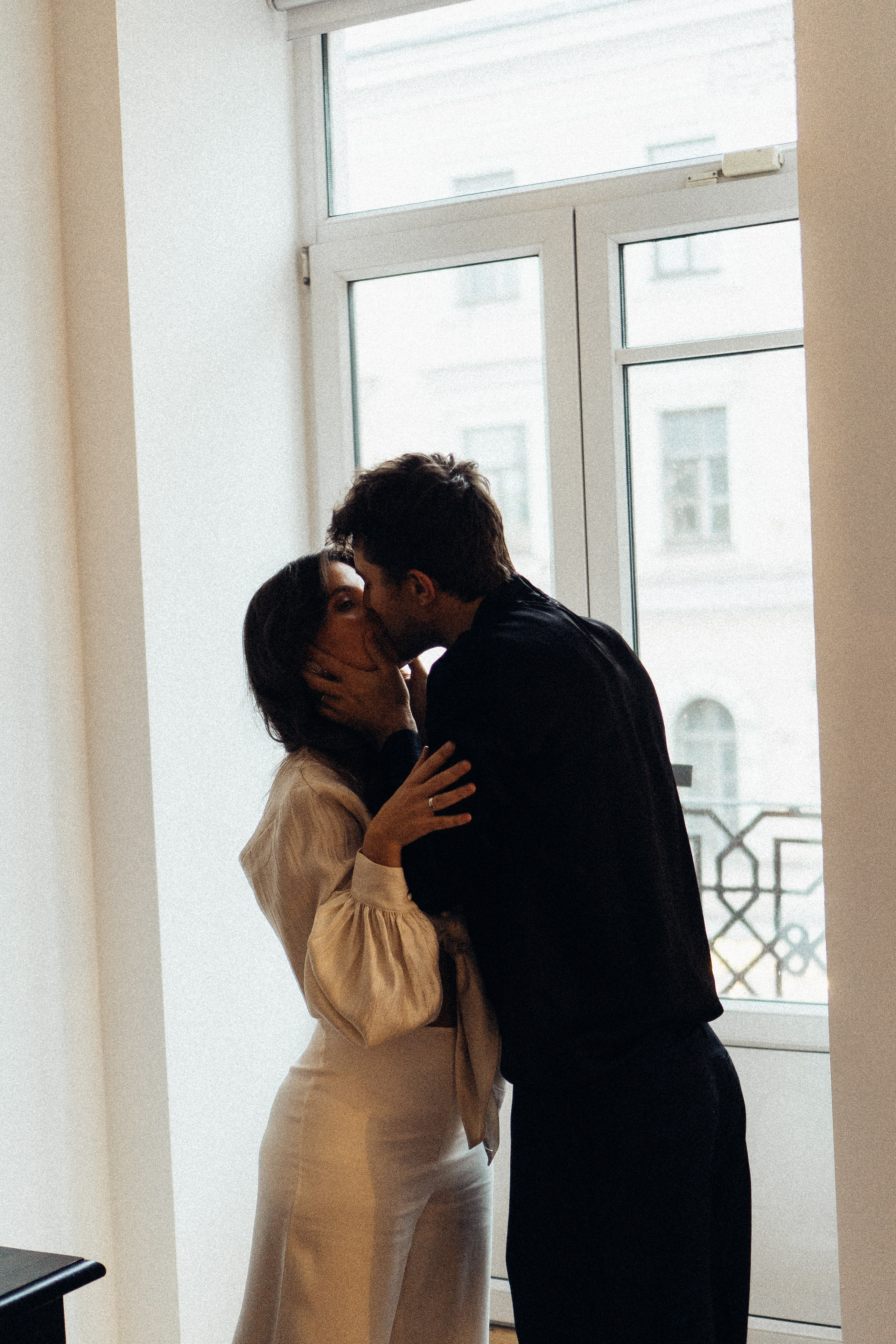 УТРО ЖЕНИХА И НЕВЕСТЫ В ПИТЕРСКОЙ КВАРТИРЕ И СЬЕМКА С СВАДЕБНЫХ ОБРАЗАХ. Профессиональный фотограф, Санкт-Петербург — Виктория Богомолова