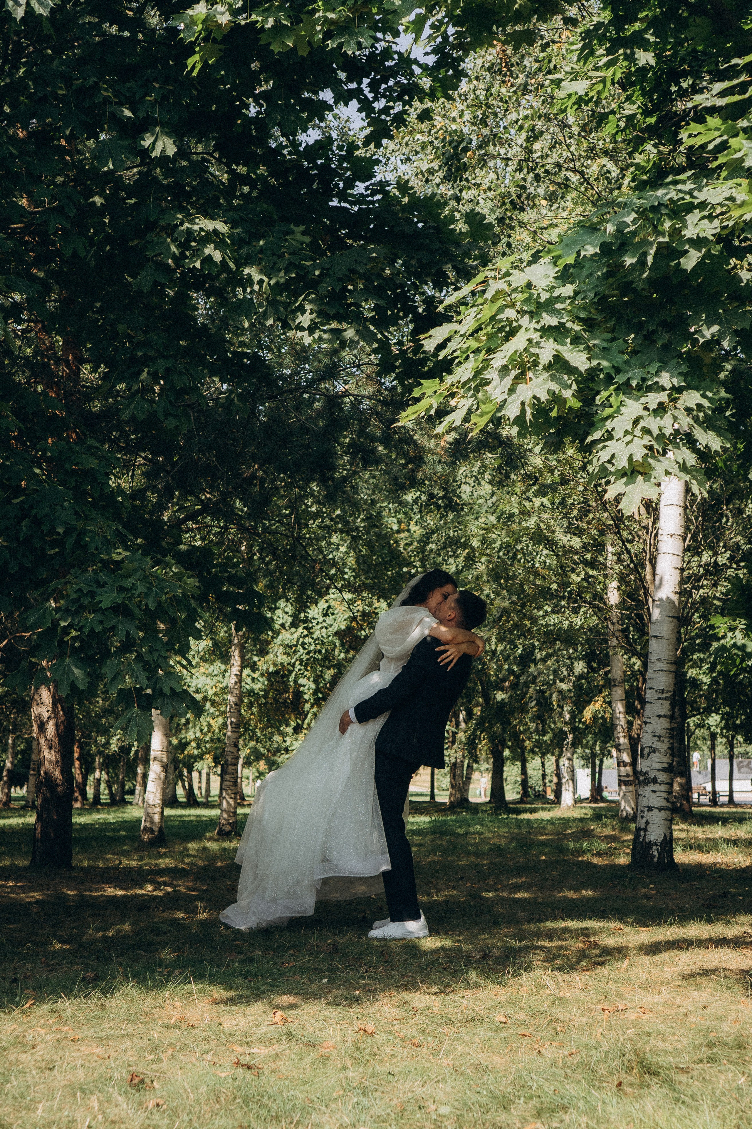 СВАДЕБНАЯ СЬЕМК В ПАРКЕ 300-ЛЕТИЯ. Профессиональный фотограф, Санкт-Петербург — Виктория Богомолова
