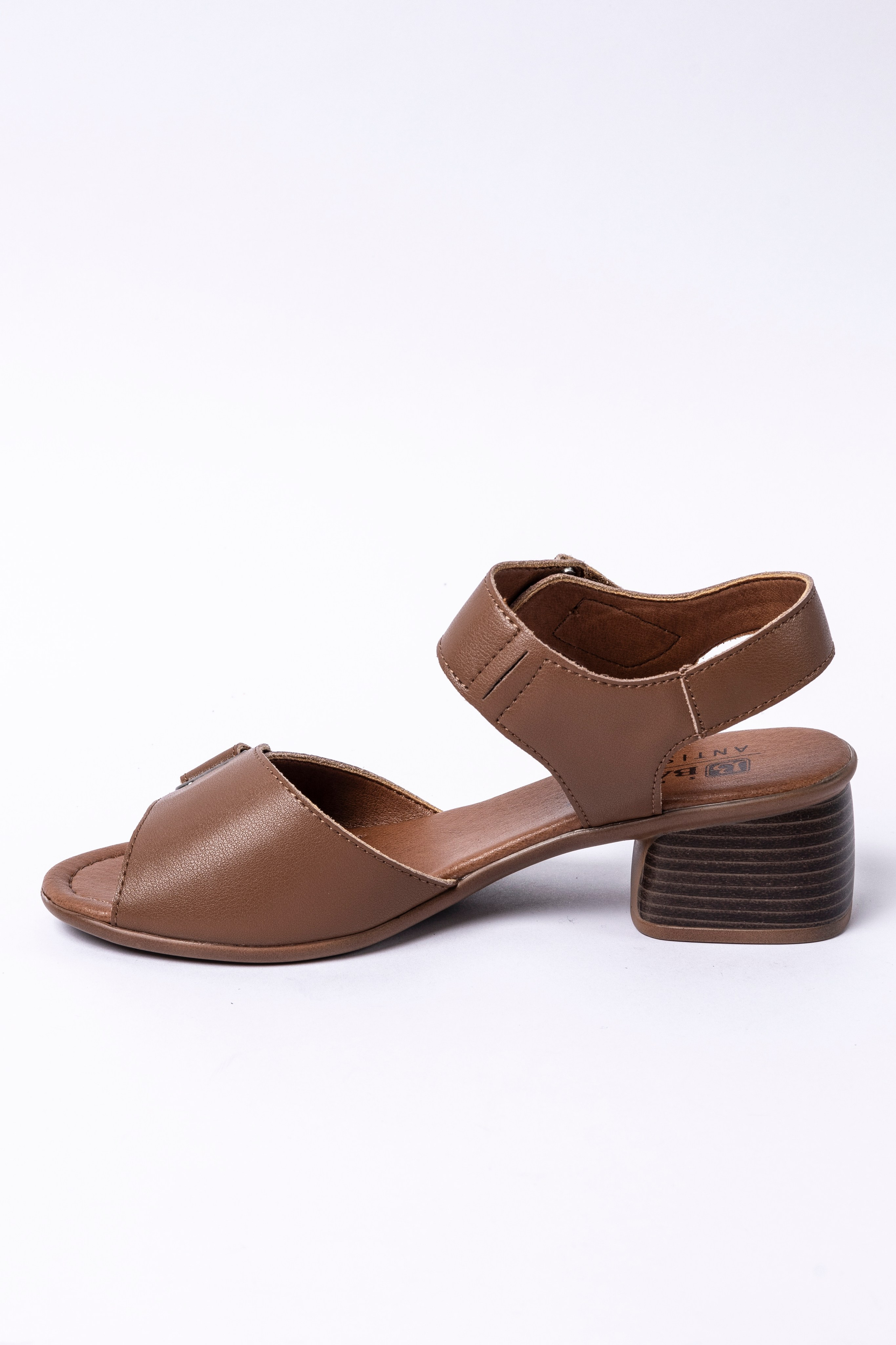 Каталожная съёмка для интернет магазинов. Автопортретная фотостудия в Казани