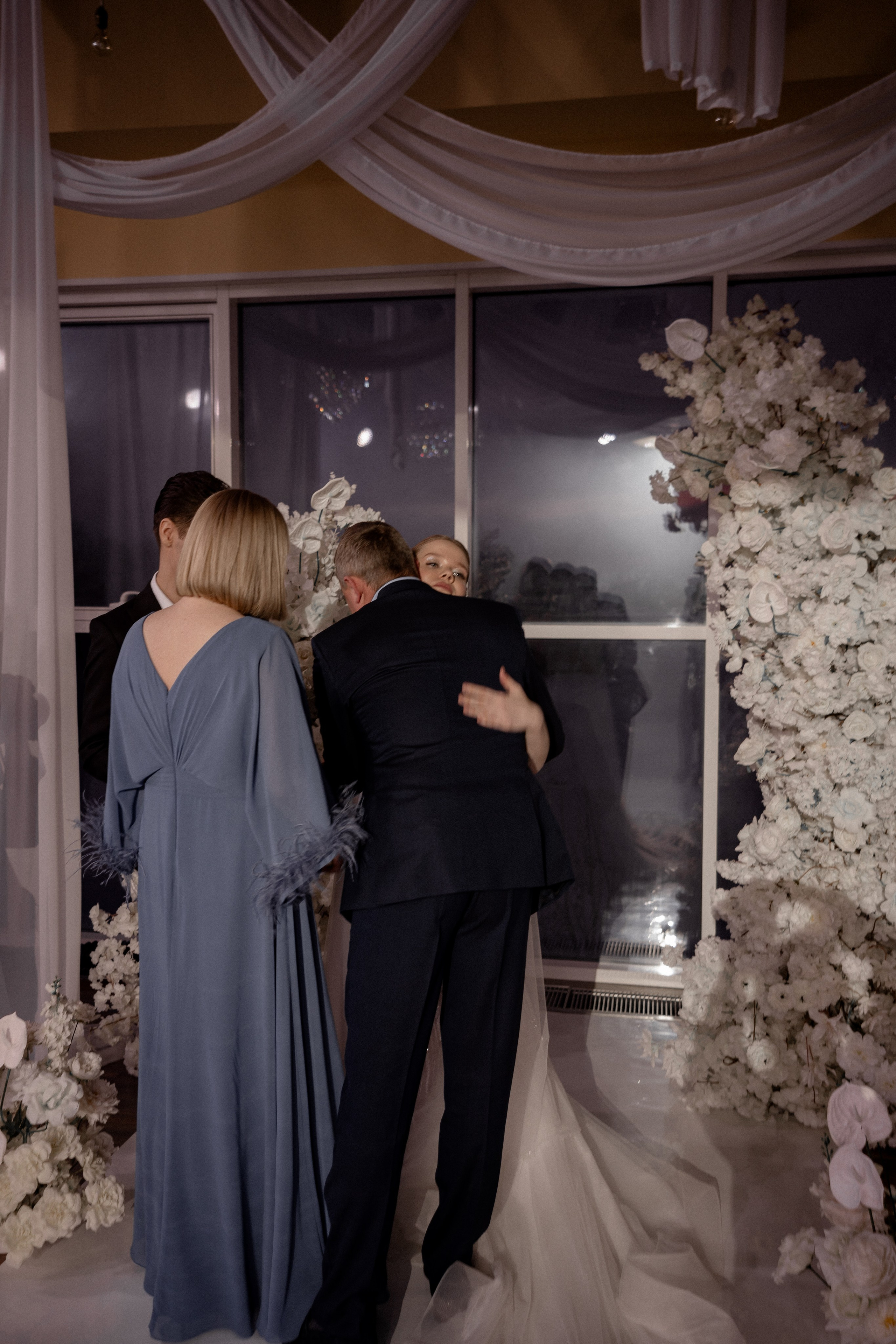 СВАДЕБНАЯ СЬЕМКА СБОРОВ В ОТЕЛЕ И ВЫЕЗД НА ЦЕРЕМОНИЮ (СНЯТО В СИБИРЕ В НИЖНЕВАРТОВСКЕ). Профессиональный фотограф, Санкт-Петербург — Виктория Богомолова