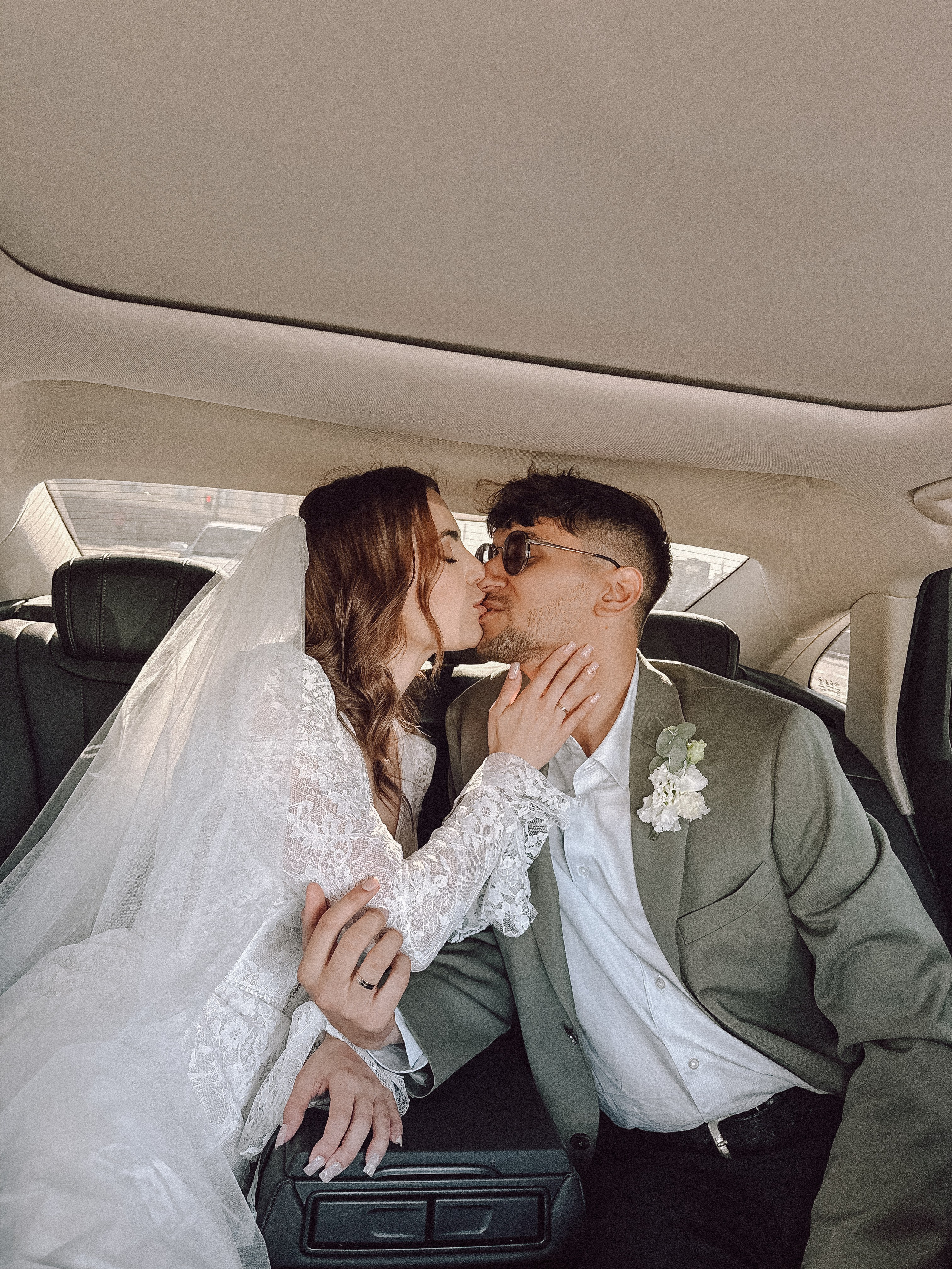 ФОТО НА ТЕЛЕФОН ВО ВРЕМЯ БРАКОСОЧЕТАНИЯ В ПЕРВОМ ДВОРЦЕ И ПРОГУЛКИ. Профессиональный фотограф, Санкт-Петербург — Виктория Богомолова