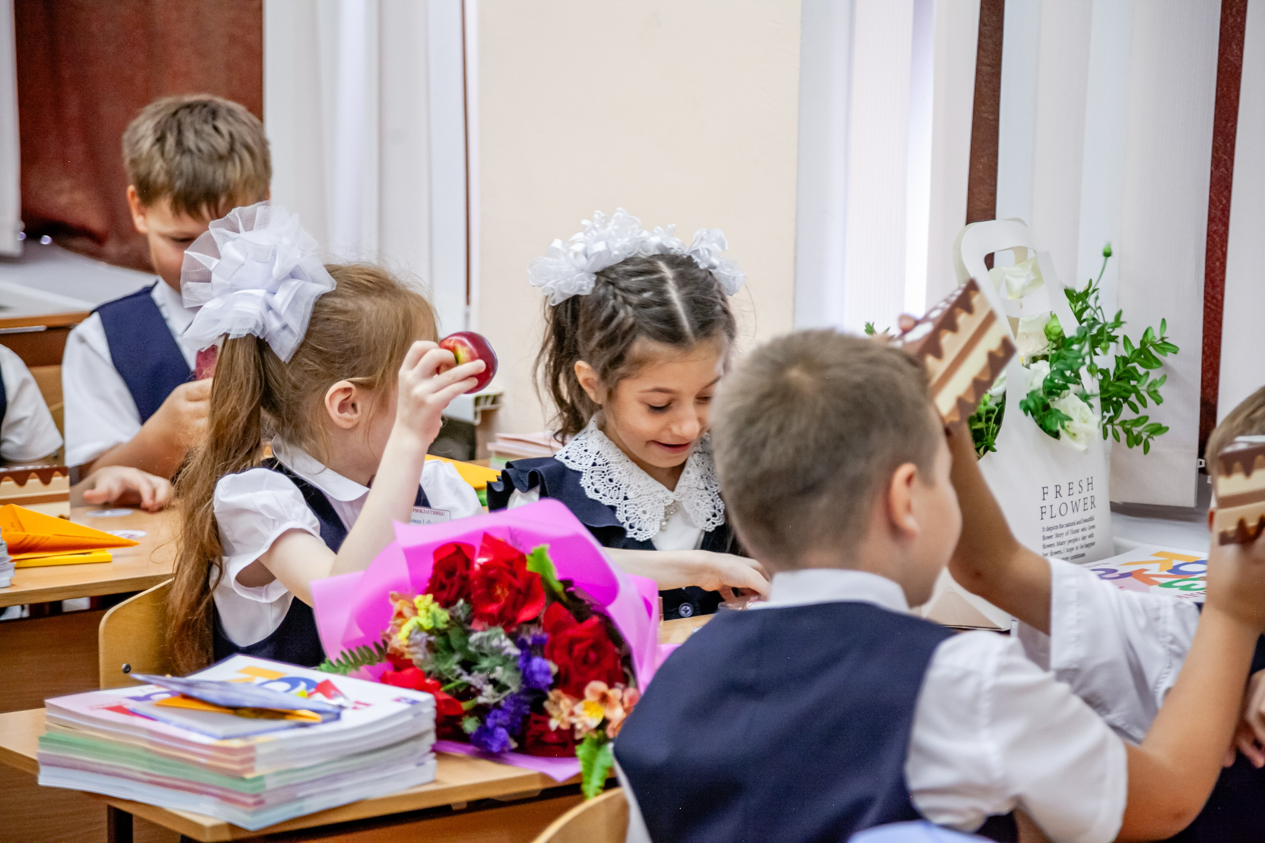 1 сентября линейка. Свадебный и семейный фотограф в Армавире