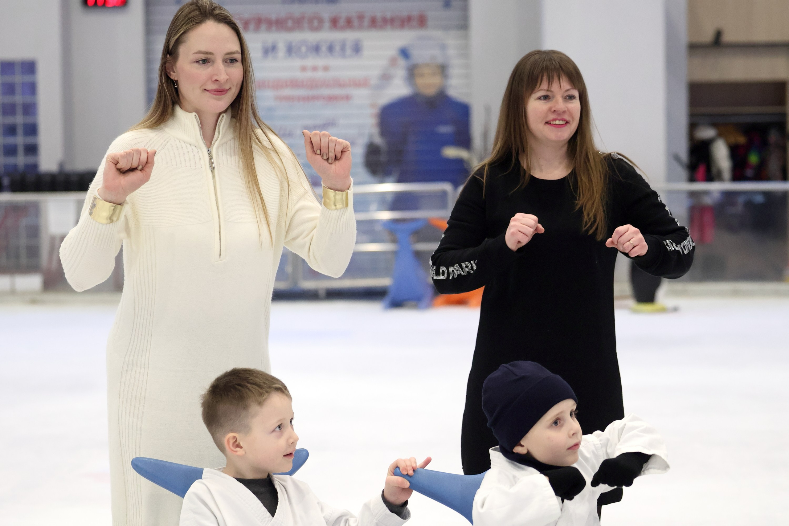 Елка каратэ на катке. Спортивный и репортажный фотограф Ермакова Светлана