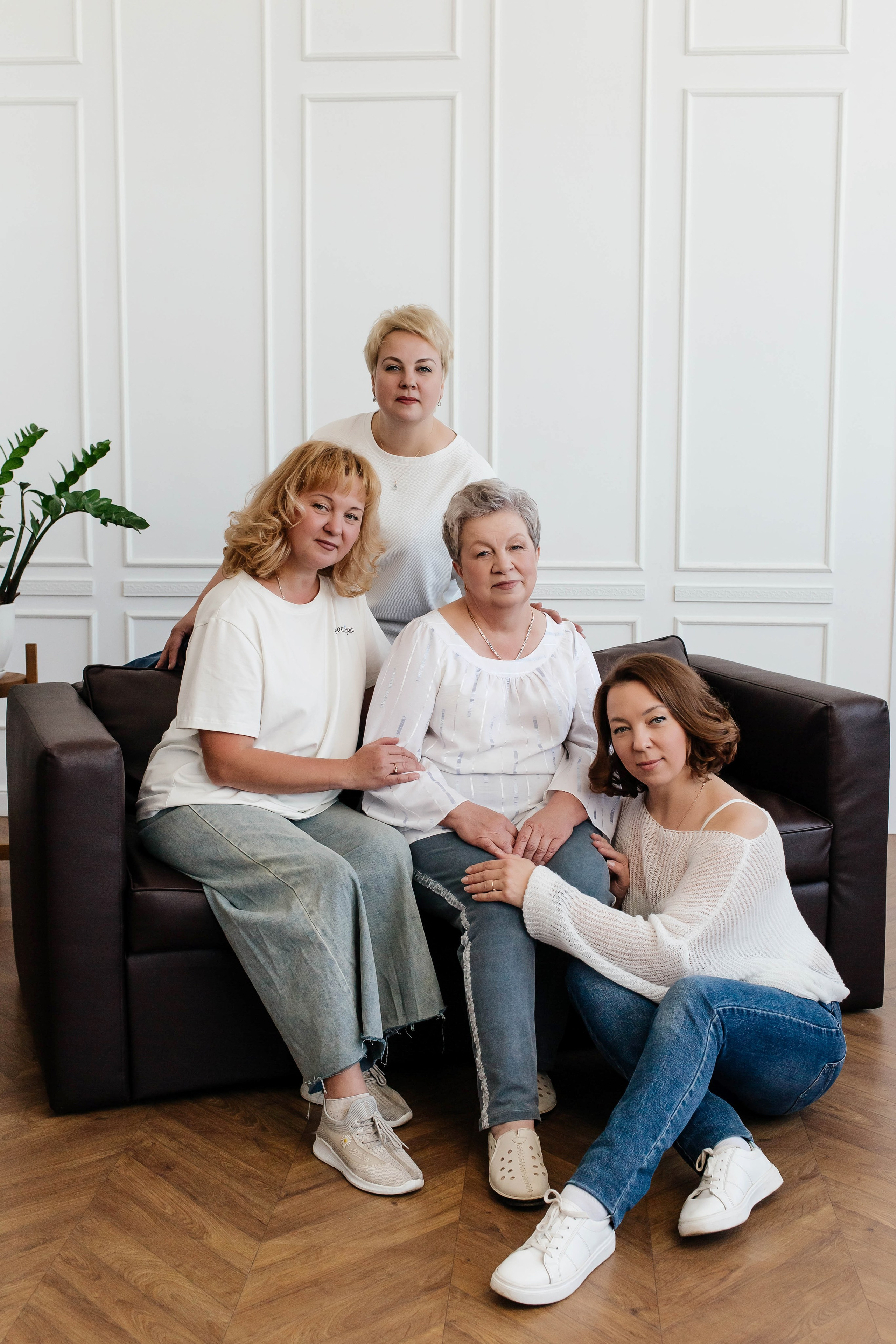 Семейная фотосессия Любовь и дочки. Женский фотограф в Оренбурге Ирина Заводчикова