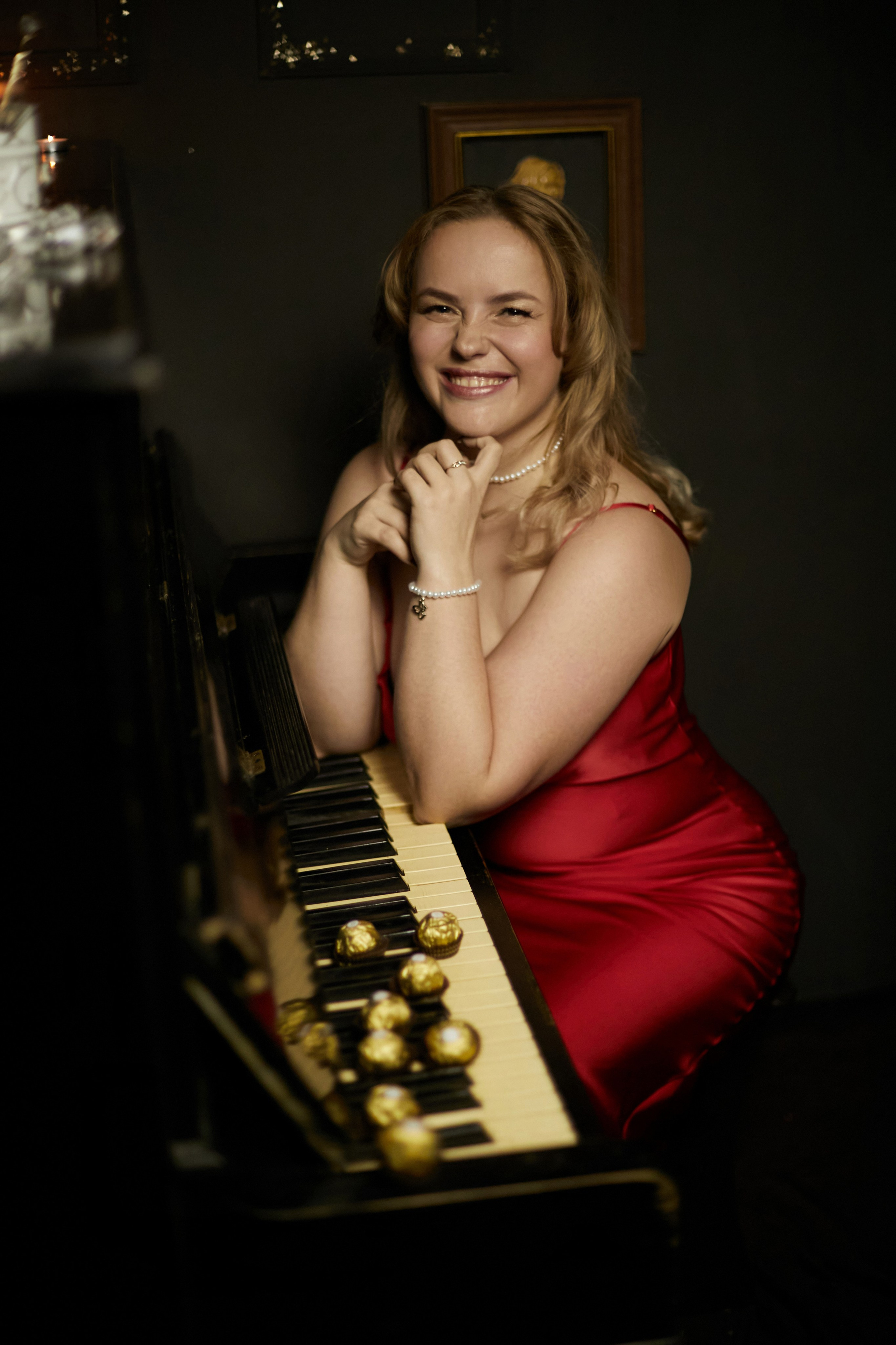 «Красное платье, темный шоколад». Свадебный и креативный фотограф в ЮФО и МСК