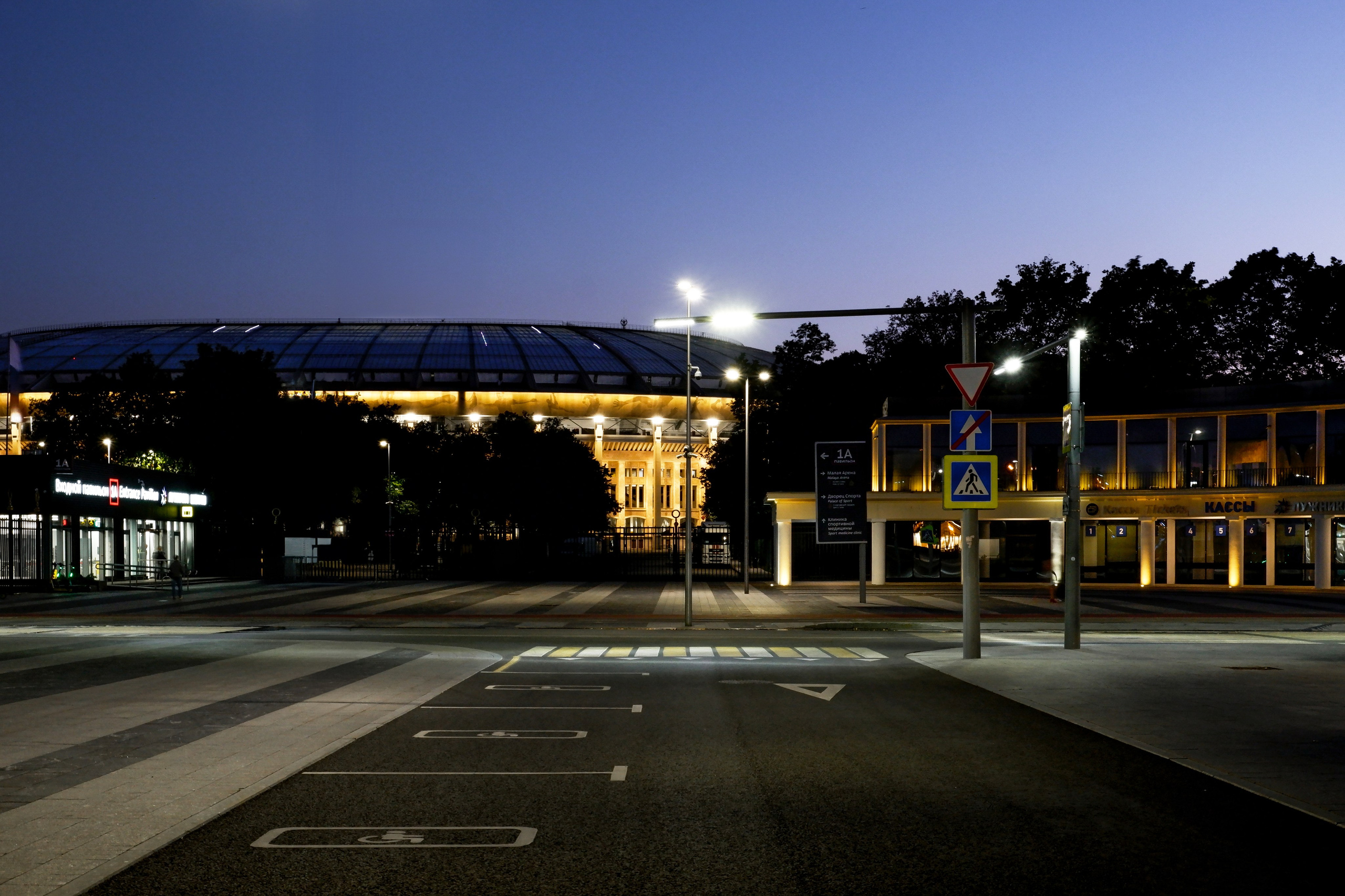 Благоустройство улицы Лужники. Михаил Мулач | Архитектурный фотограф