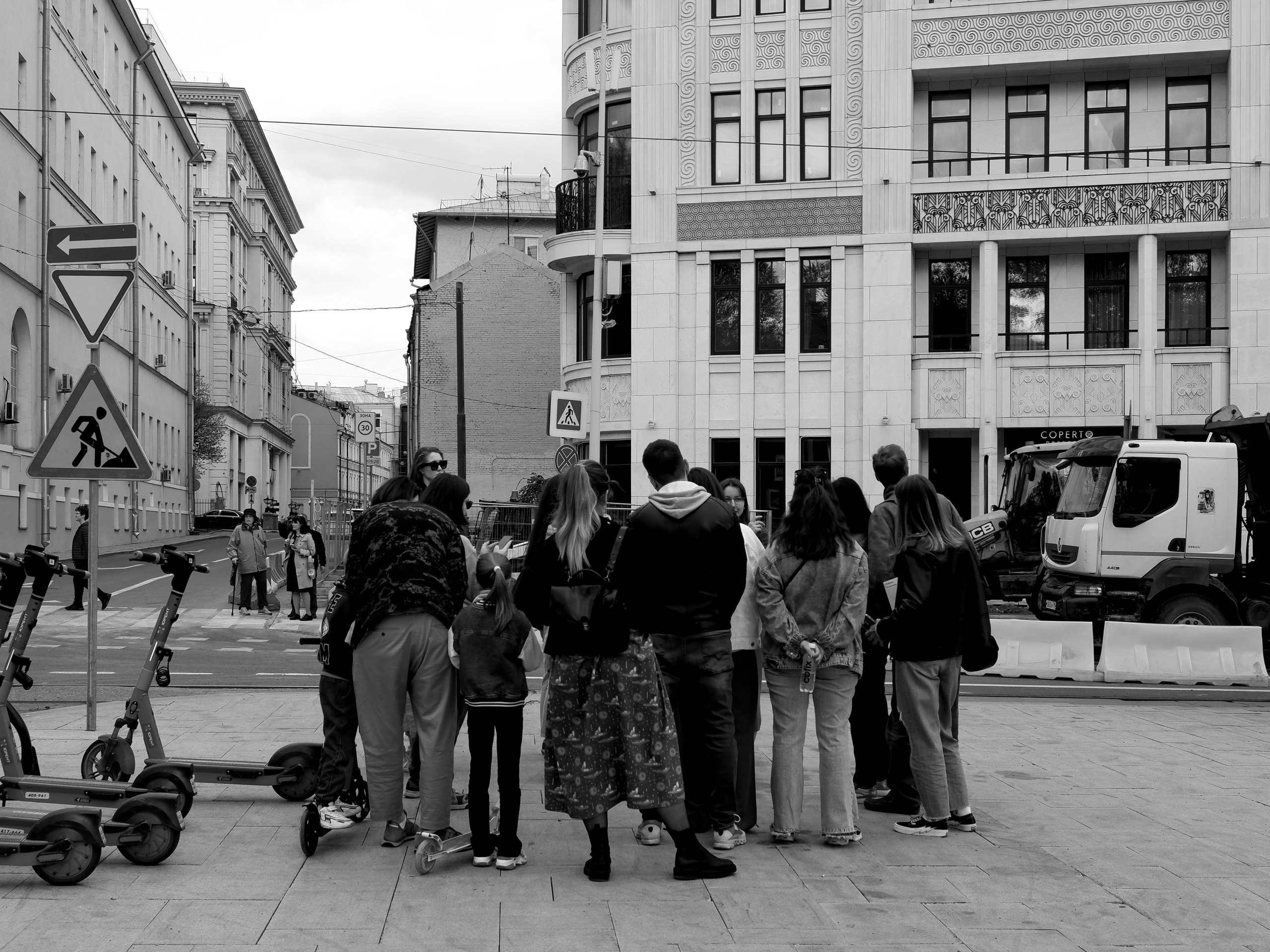 Прогулки с архитектором x A-House. Михаил Мулач | Архитектурный фотограф