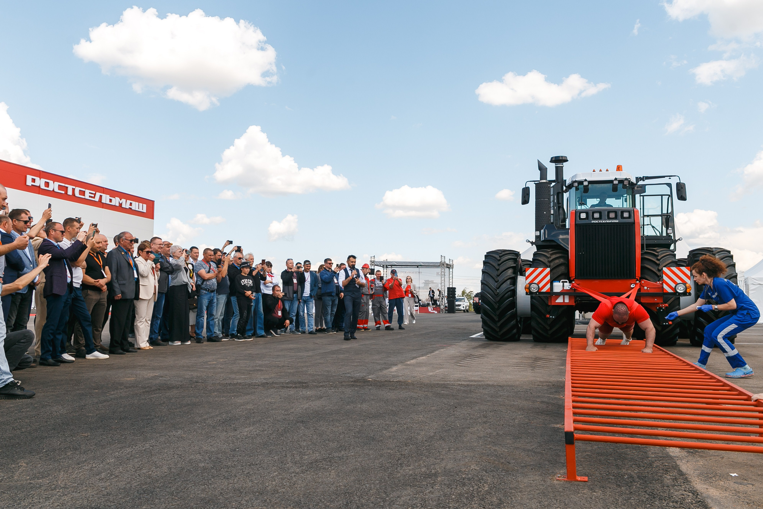 Открытие дилерского центра Ростсельмаш. Событийный фотограф Максим Бескоровайновнов