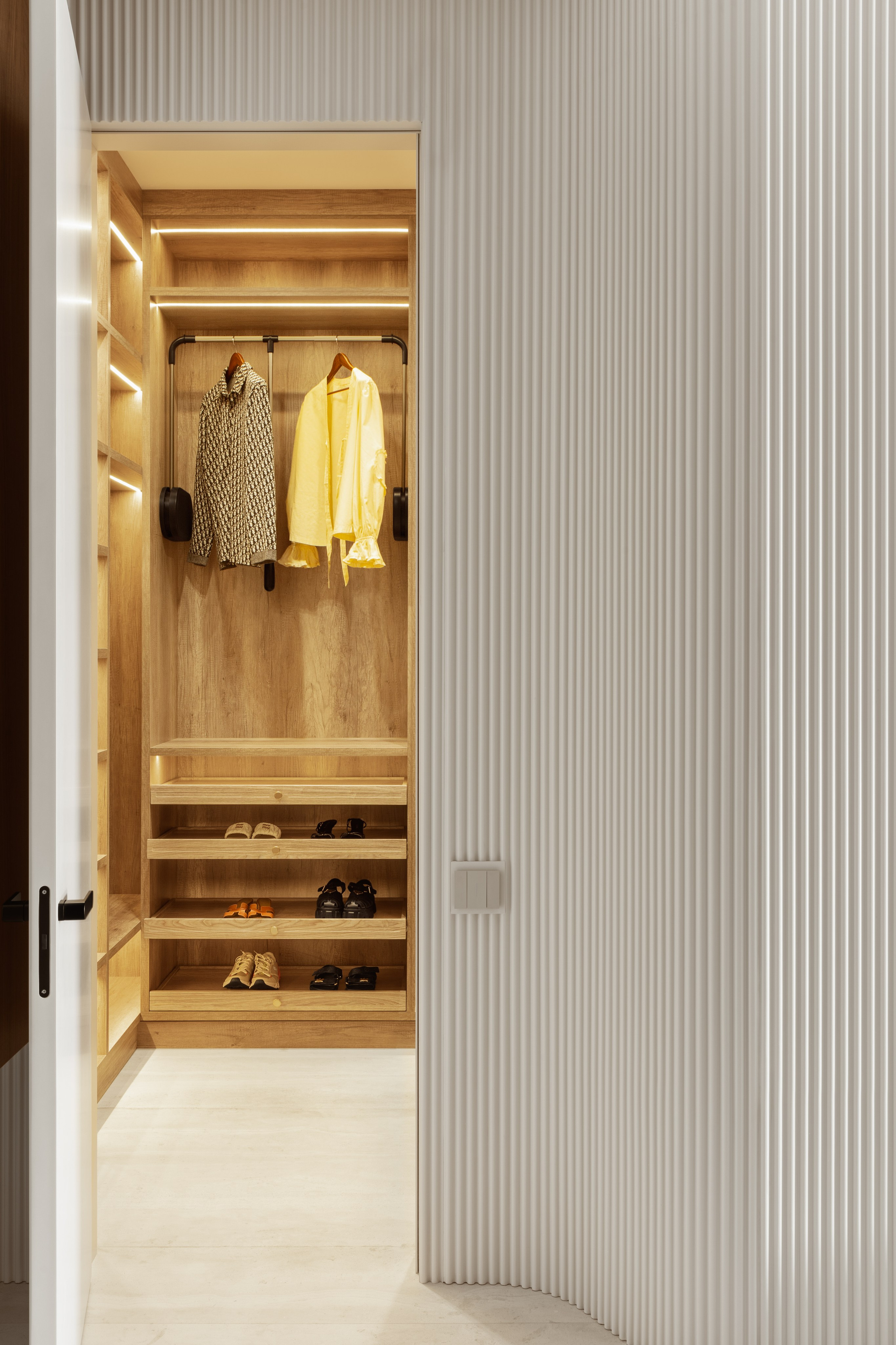 Шарафат Дуйсенбинова — Akbulak Riviera. Roman Yakunin — interior photographer in Almaty, Kazakhstan