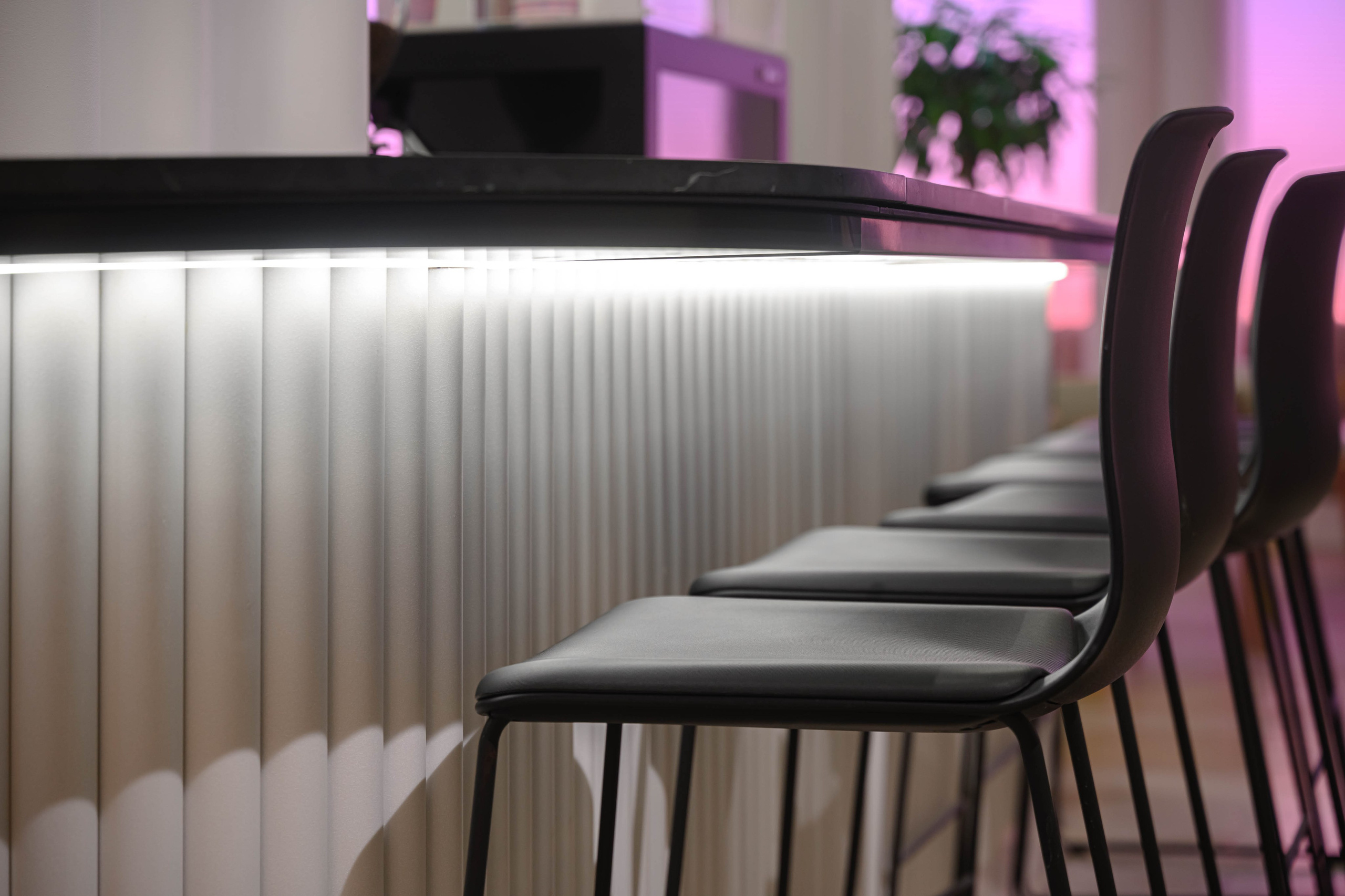 Фотосъемка мебели кофейни в холле аппартаментов Well. Интерьерный и репортажный фотограф в Санкт-Петербурге