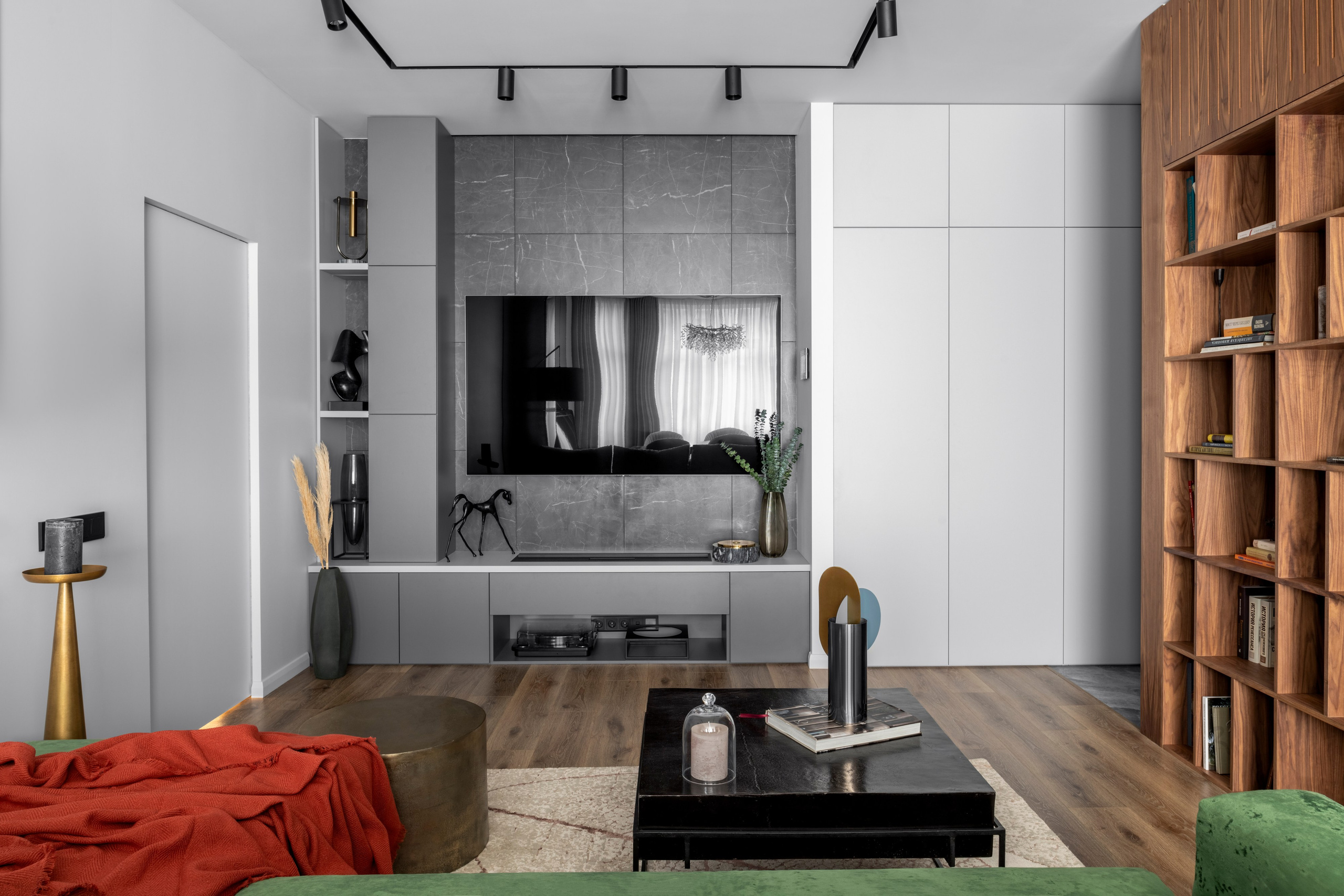 Спокойный серый бархат — интерьерная фотосъёмка дизайн-проекта в Москве. Роман Свободный — интерьерная и архитектурная съёмка, Москва и МО